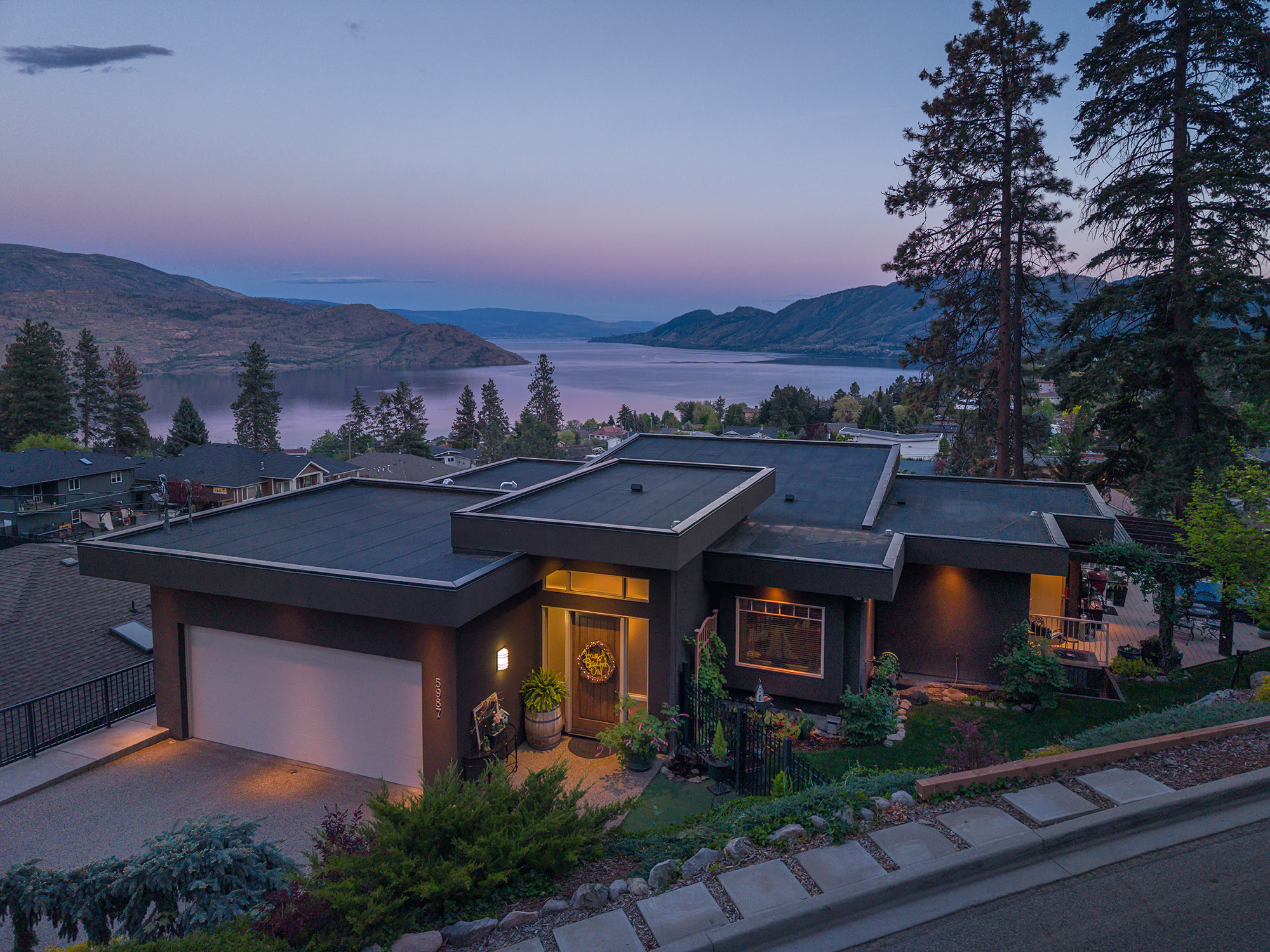 5987 Meldrum Place