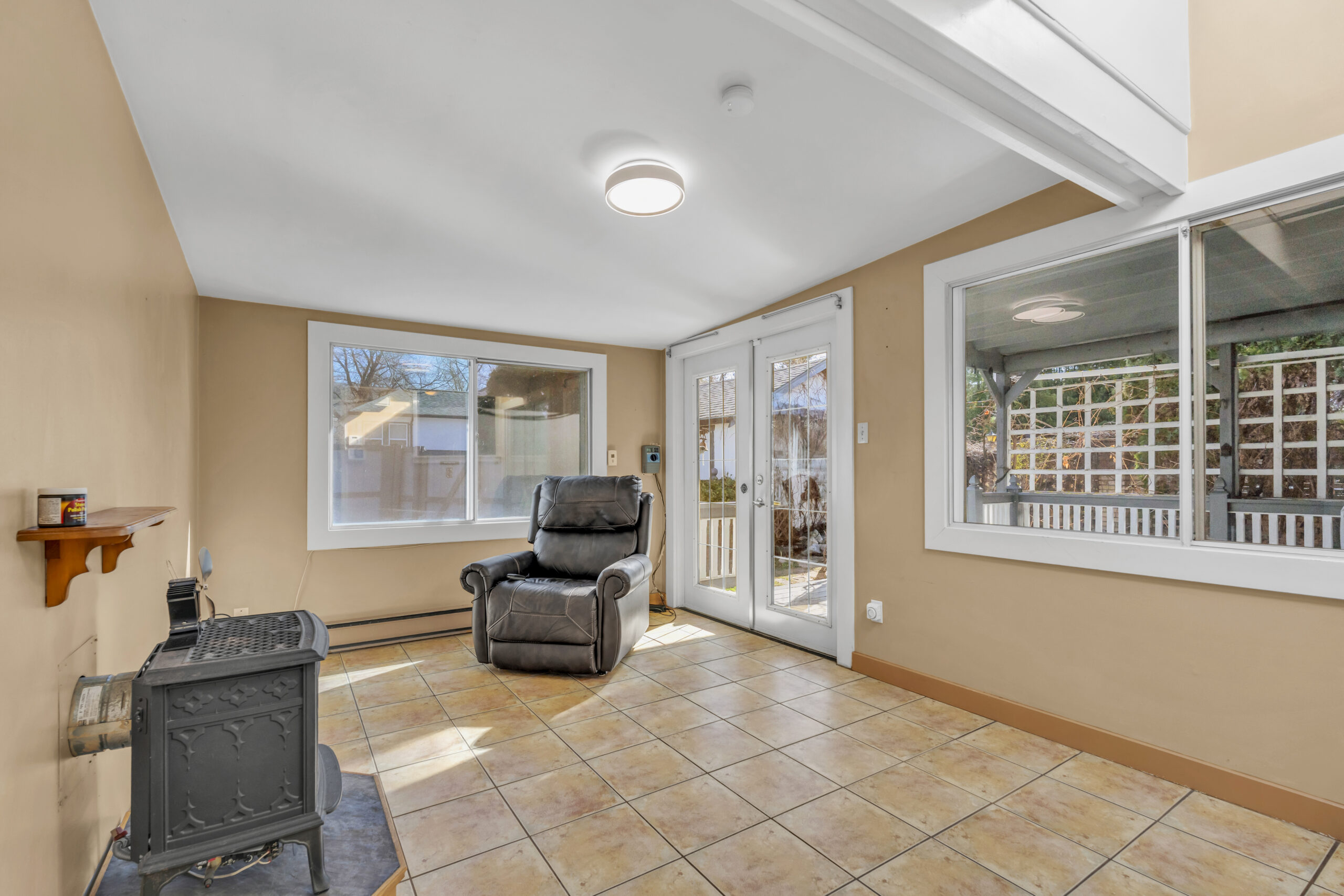 702 Winnipeg Street Penticton V2A 5N3