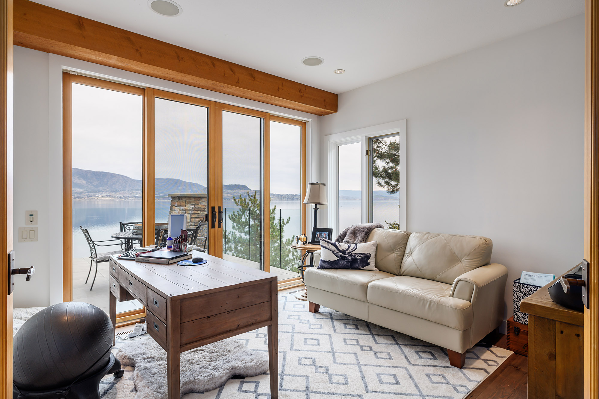 6850 Lakeshore Road Kelowna V1W 4J5