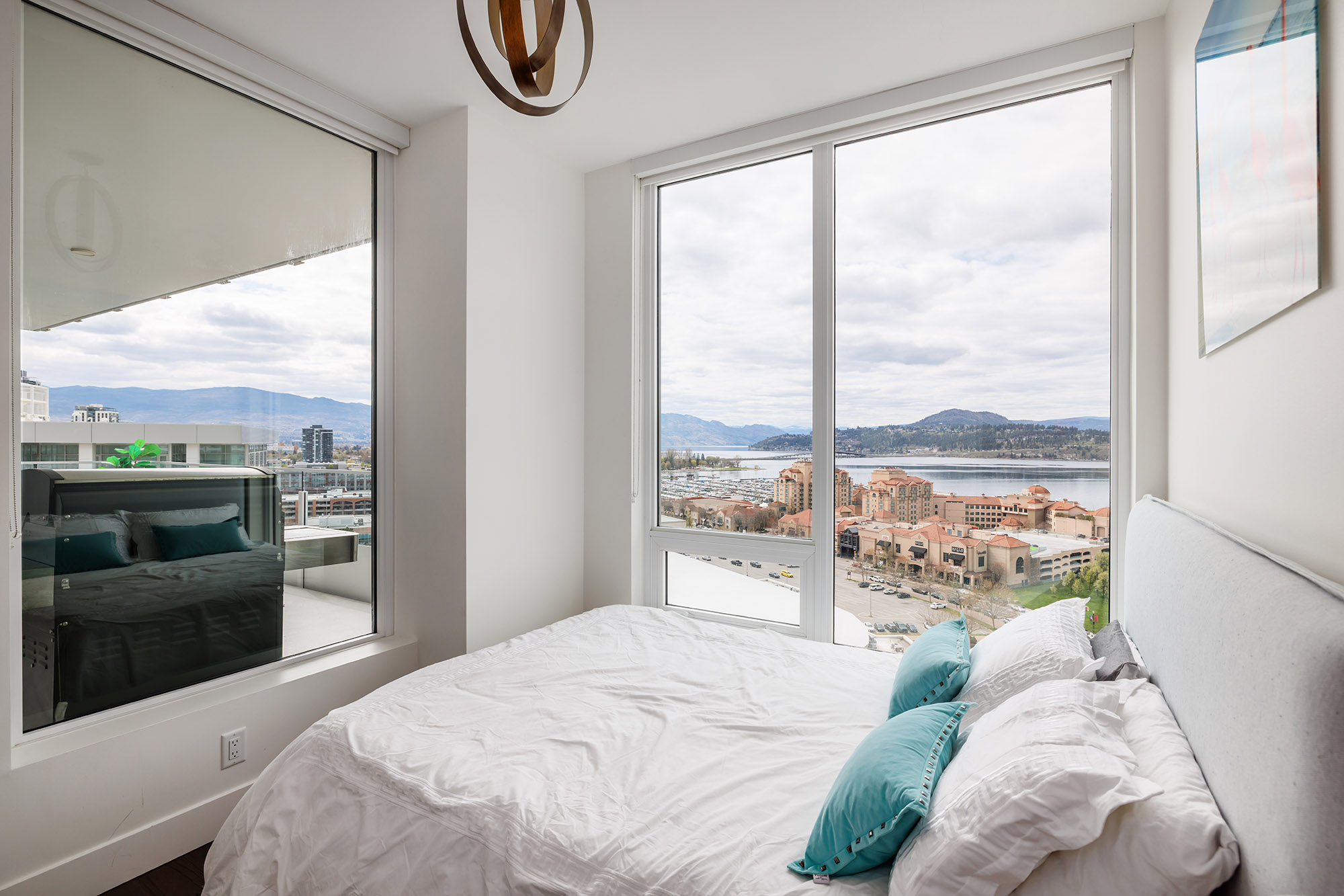 1191 Sunset Drive 1503 Kelowna V1Y 0J4