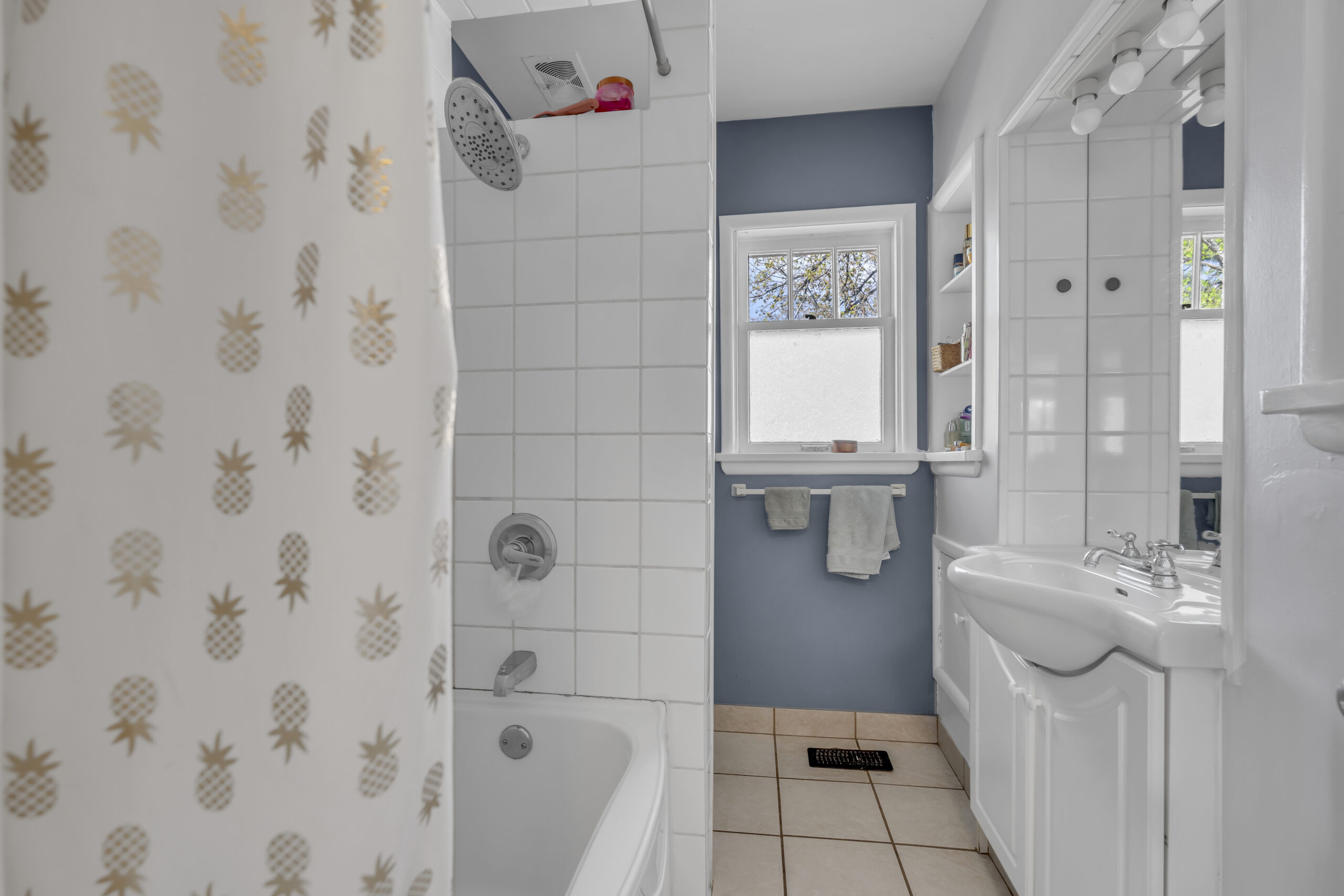 3909 Gartrell Road Summerland V0H 1Z4