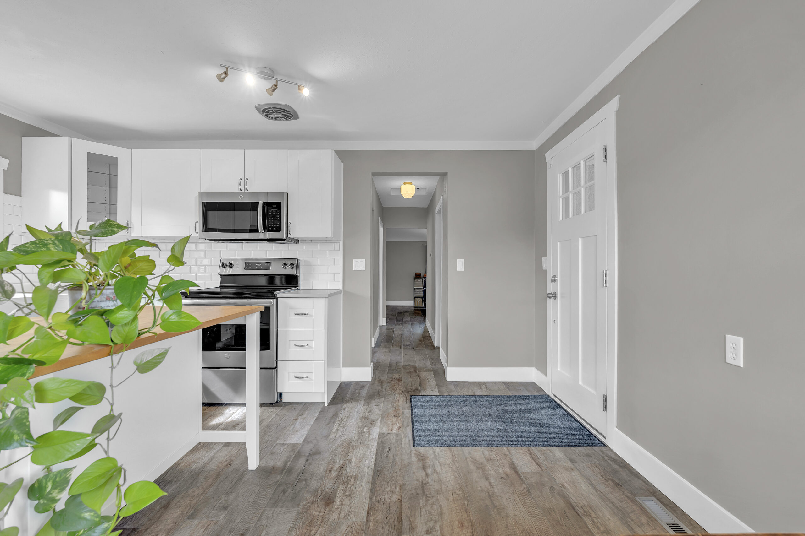 5899 Okanagan Street Oliver V0H 1T0