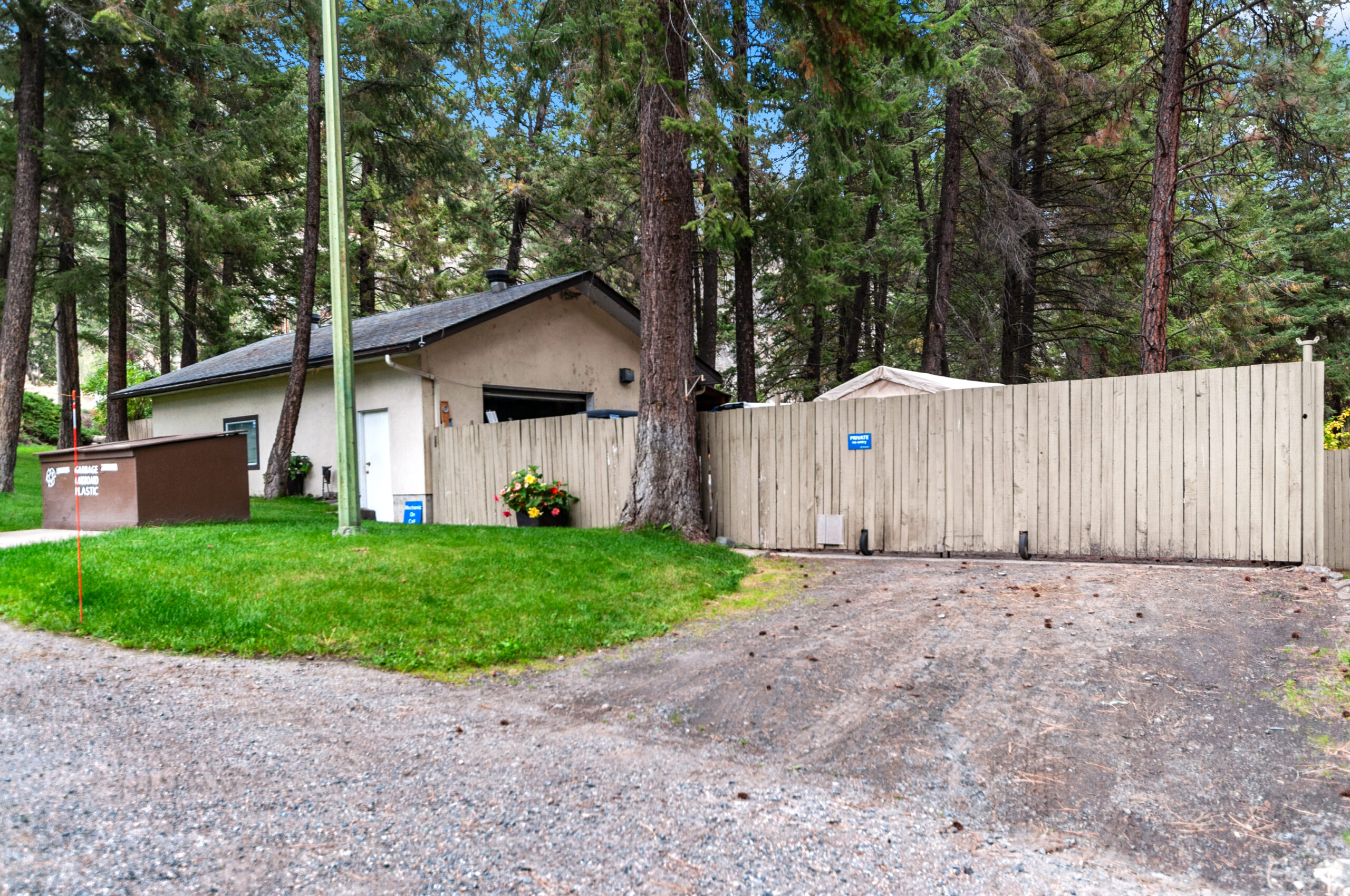 6165 Highway 3 Hedley V0X 1K0