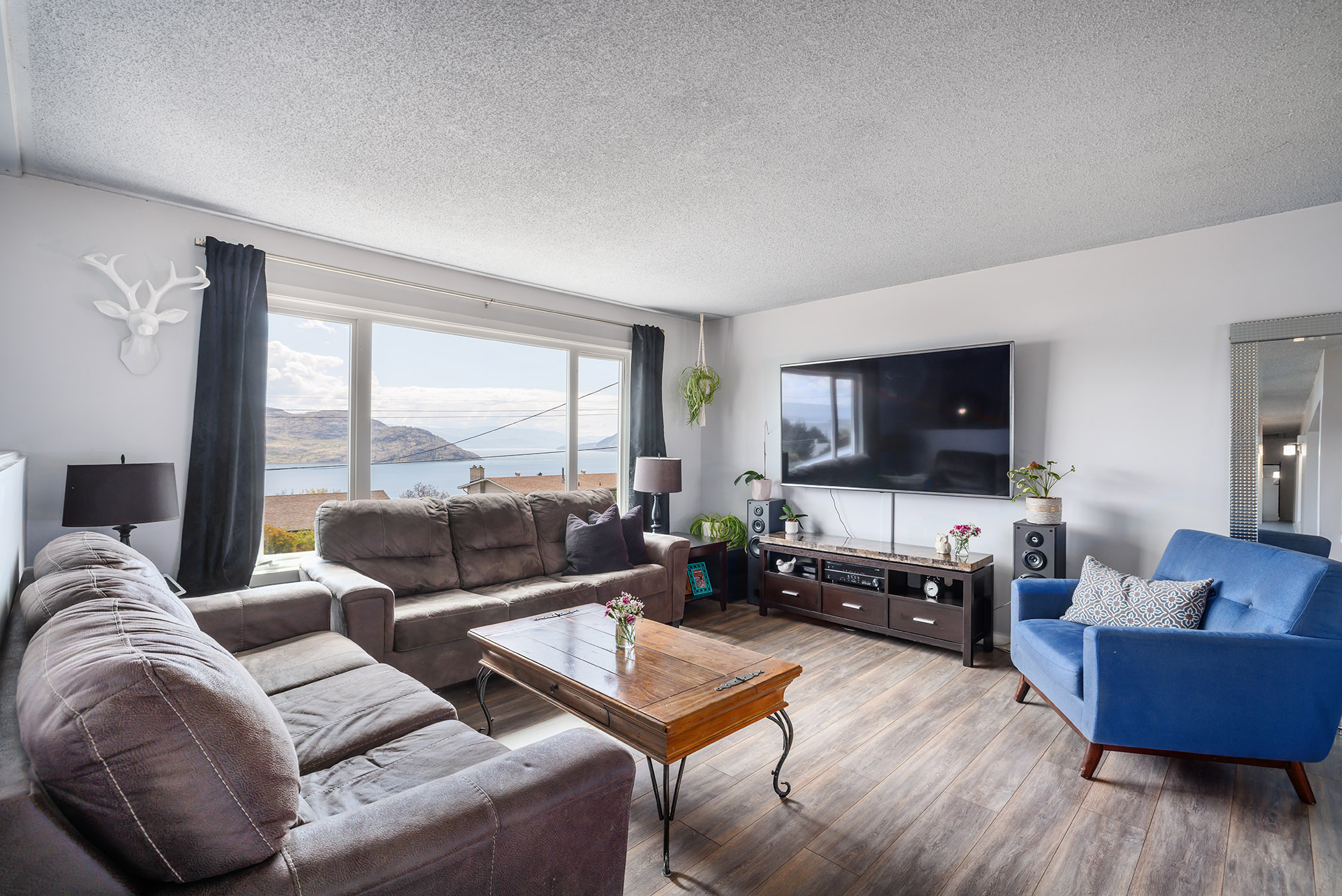 6132 Wilson Road Peachland V0H 1X7