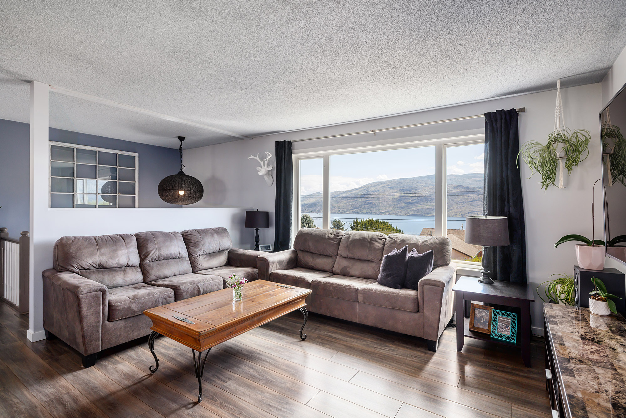6132 Wilson Road Peachland V0H 1X7