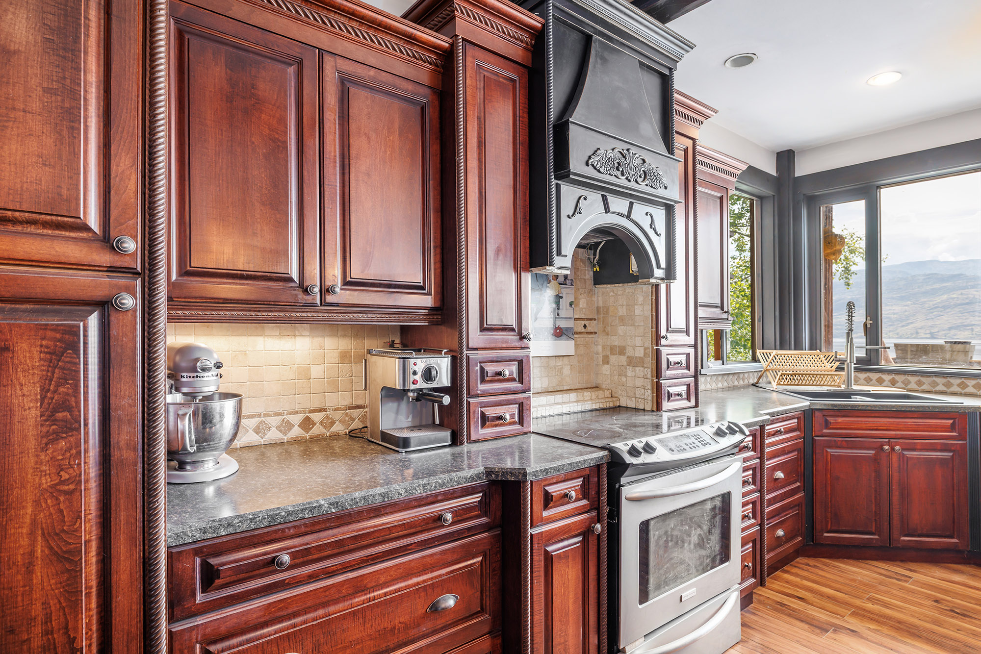 6261 Renfrew Road Peachland V0H 1X7