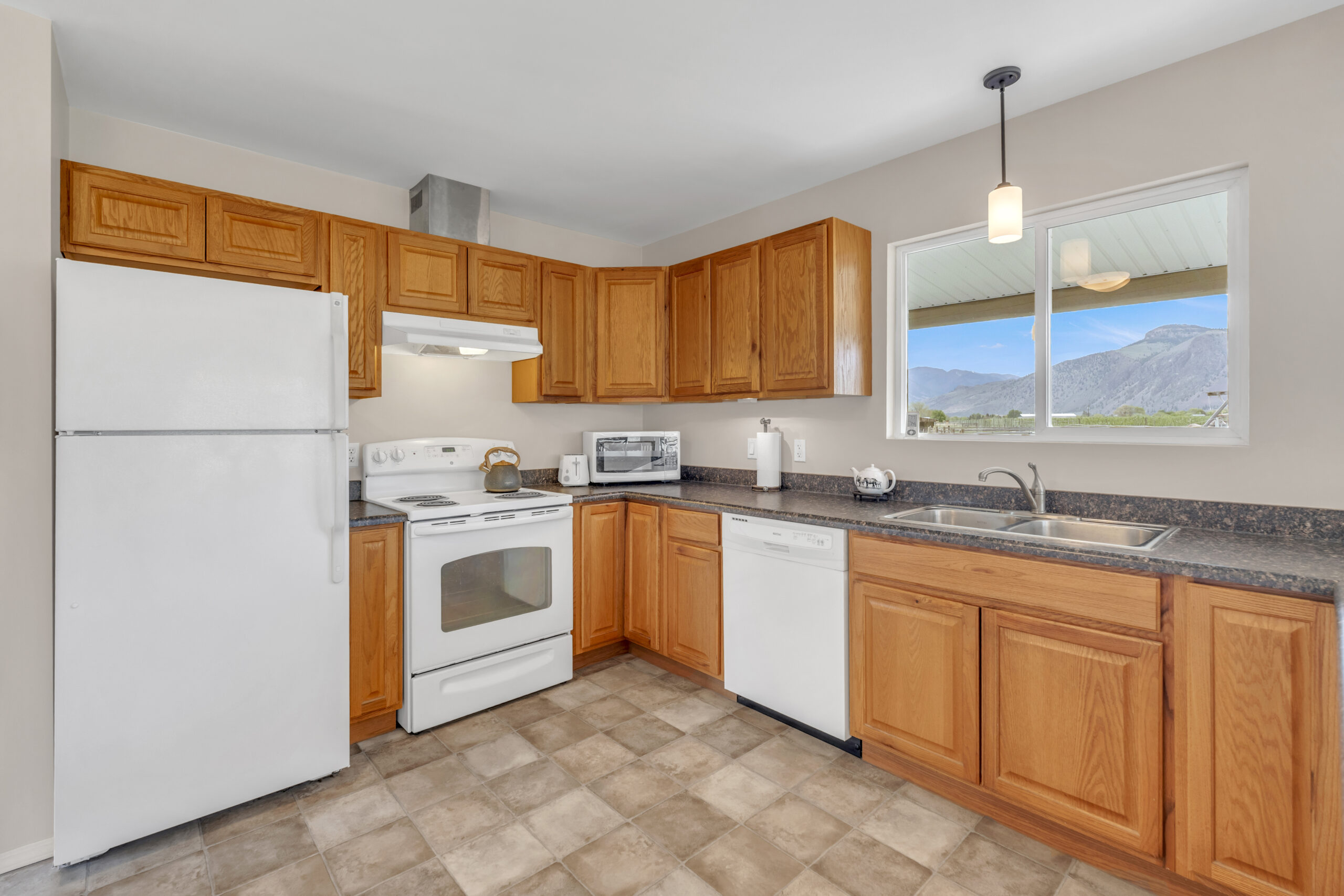 1911 Stewart Road Cawston V0X 1C1