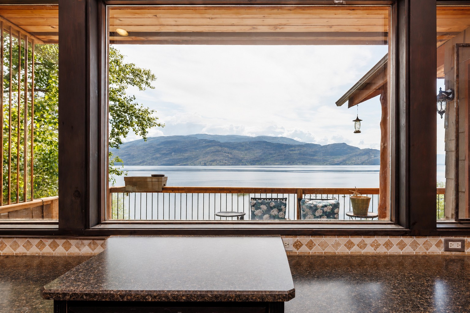 6261 Renfrew Road Peachland V0H 1X7