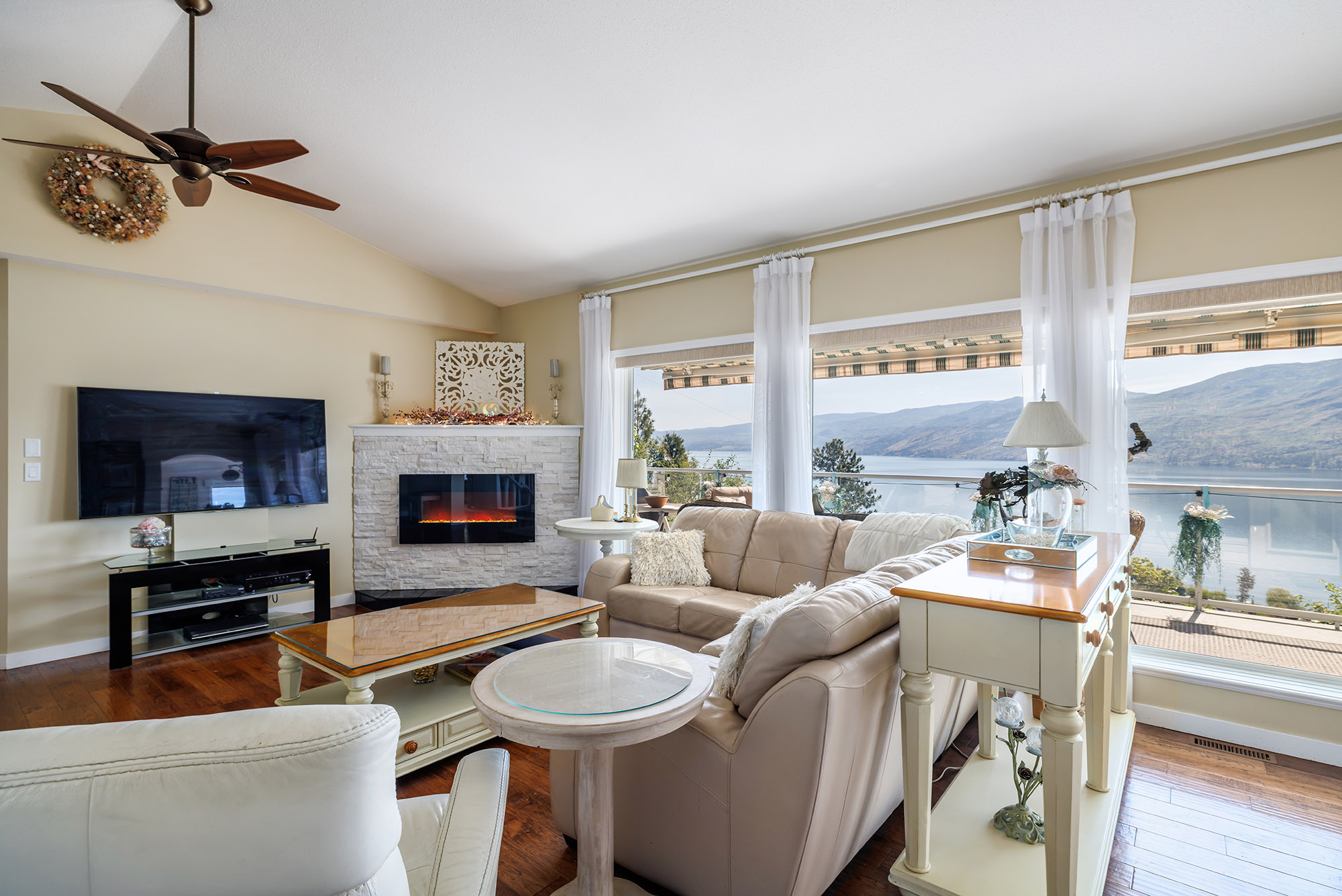 5273 Sutherland Road Peachland V0H 1X2