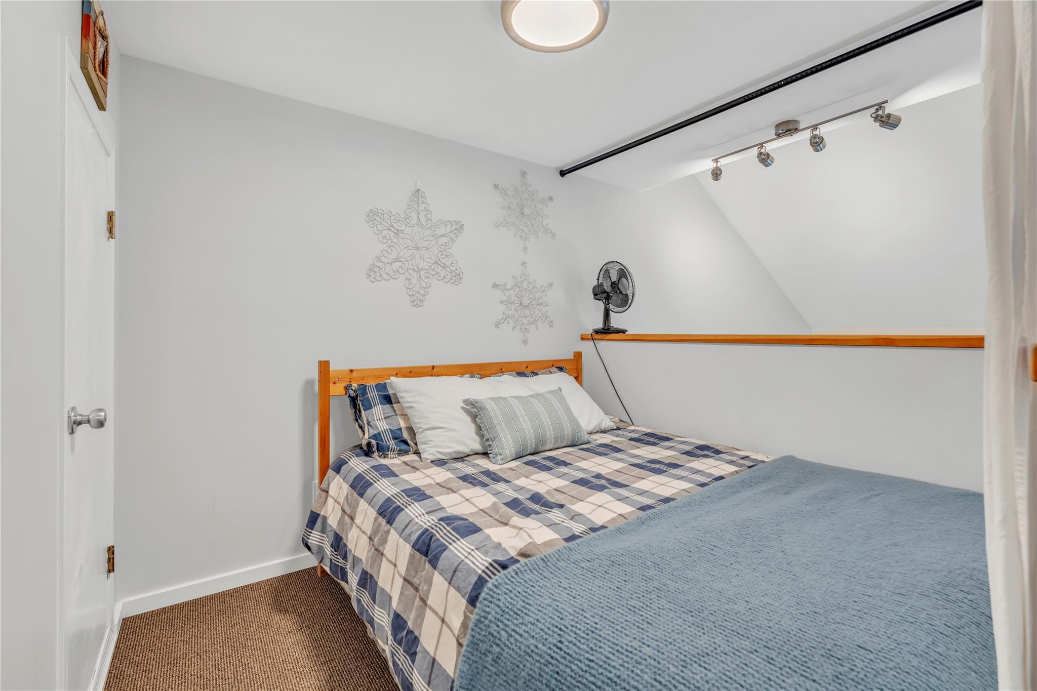 156 Clearview Crescent 101 Apex Mountain V2A 0E2