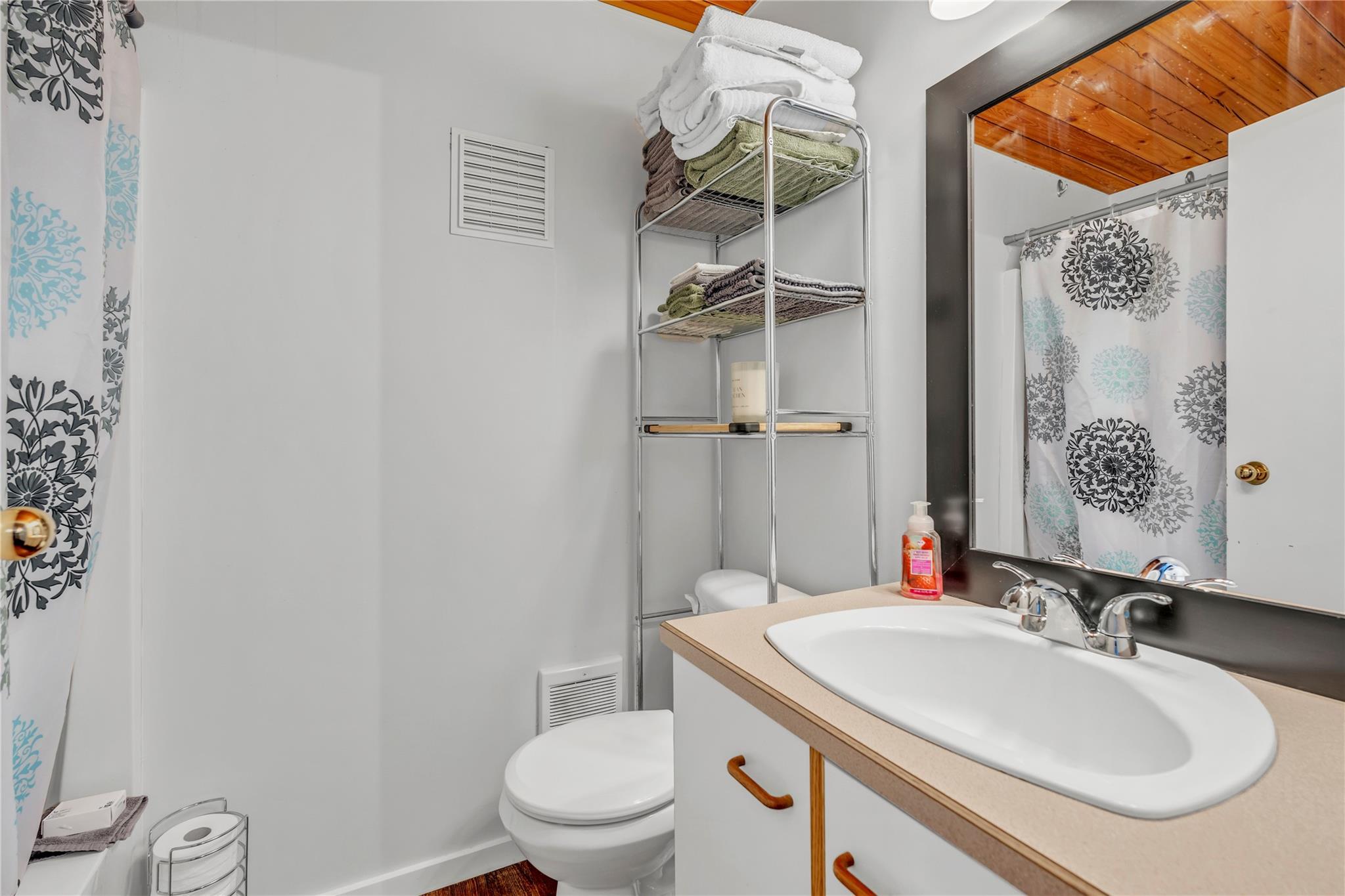 156 Clearview Crescent 101 Apex Mountain V2A 0E2