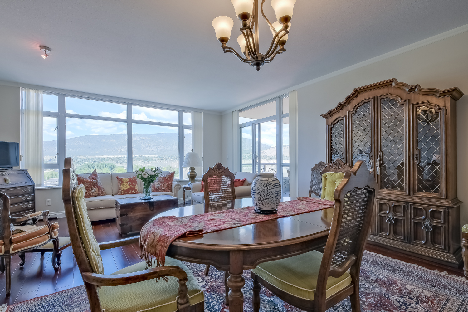 160 Lakeshore Drive 1007 Penticton V2A 9C2