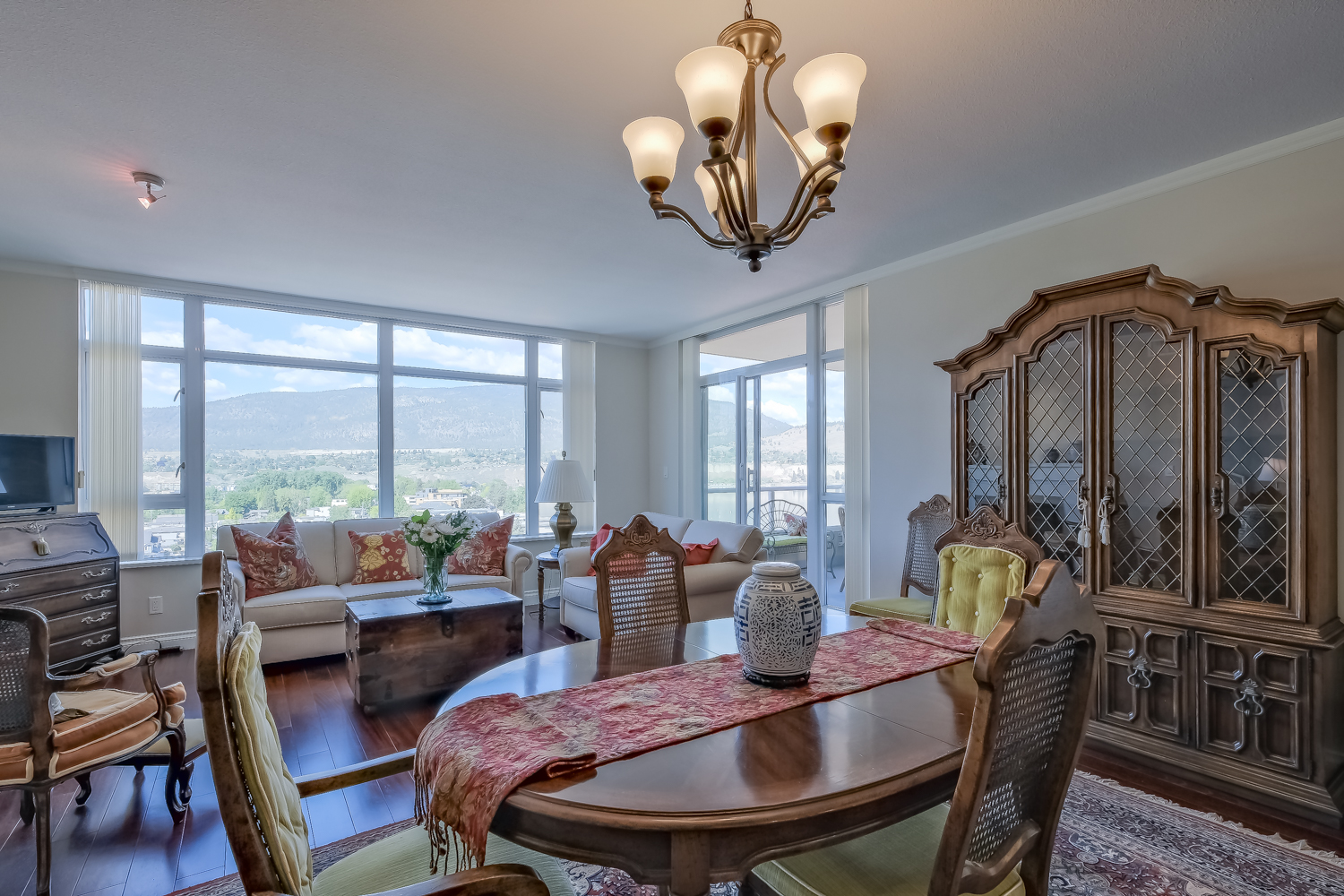 160 Lakeshore Drive 1007 Penticton V2A 9C2