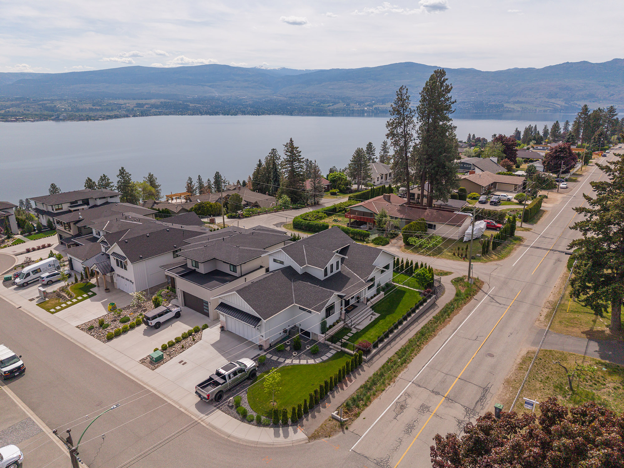 715 Lake Court West Kelowna V1Z 1H6