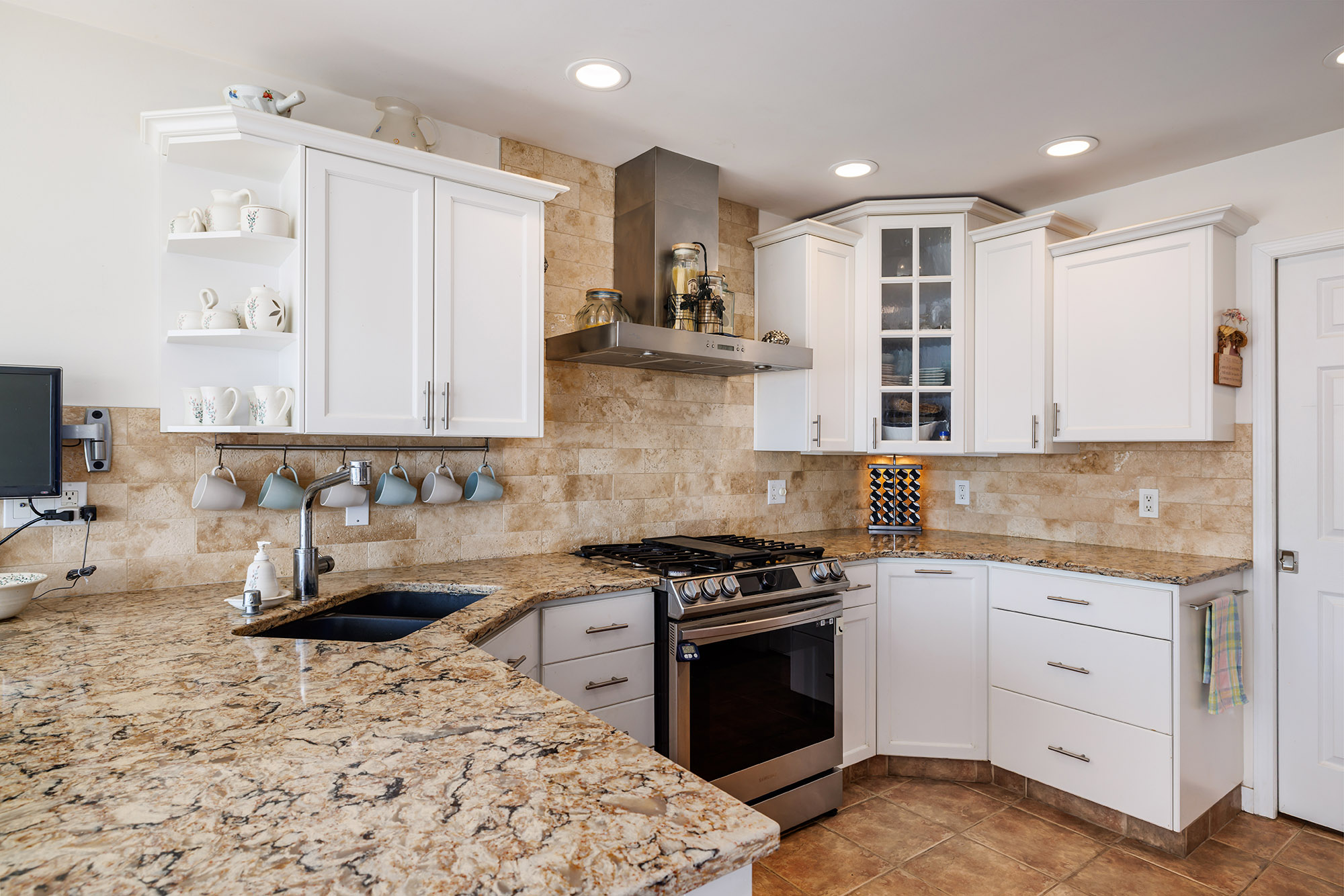5273 Sutherland Road Peachland V0H 1X2