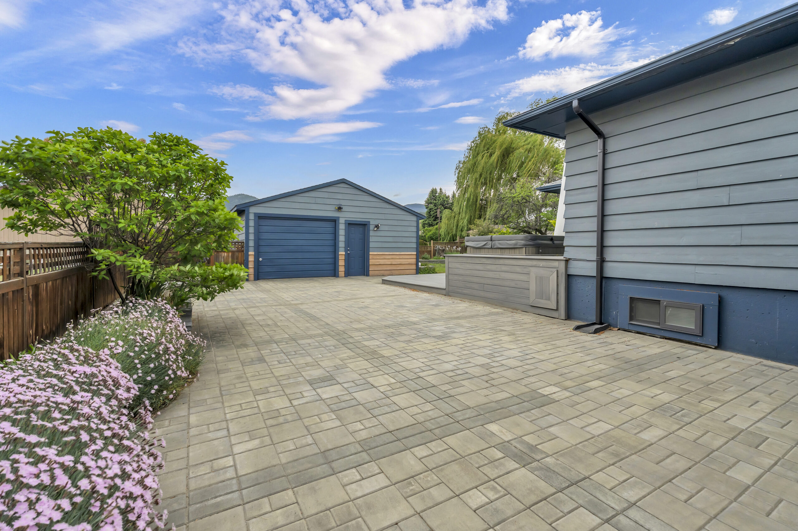 2301 Tait Street Summerland V0H 1Z4