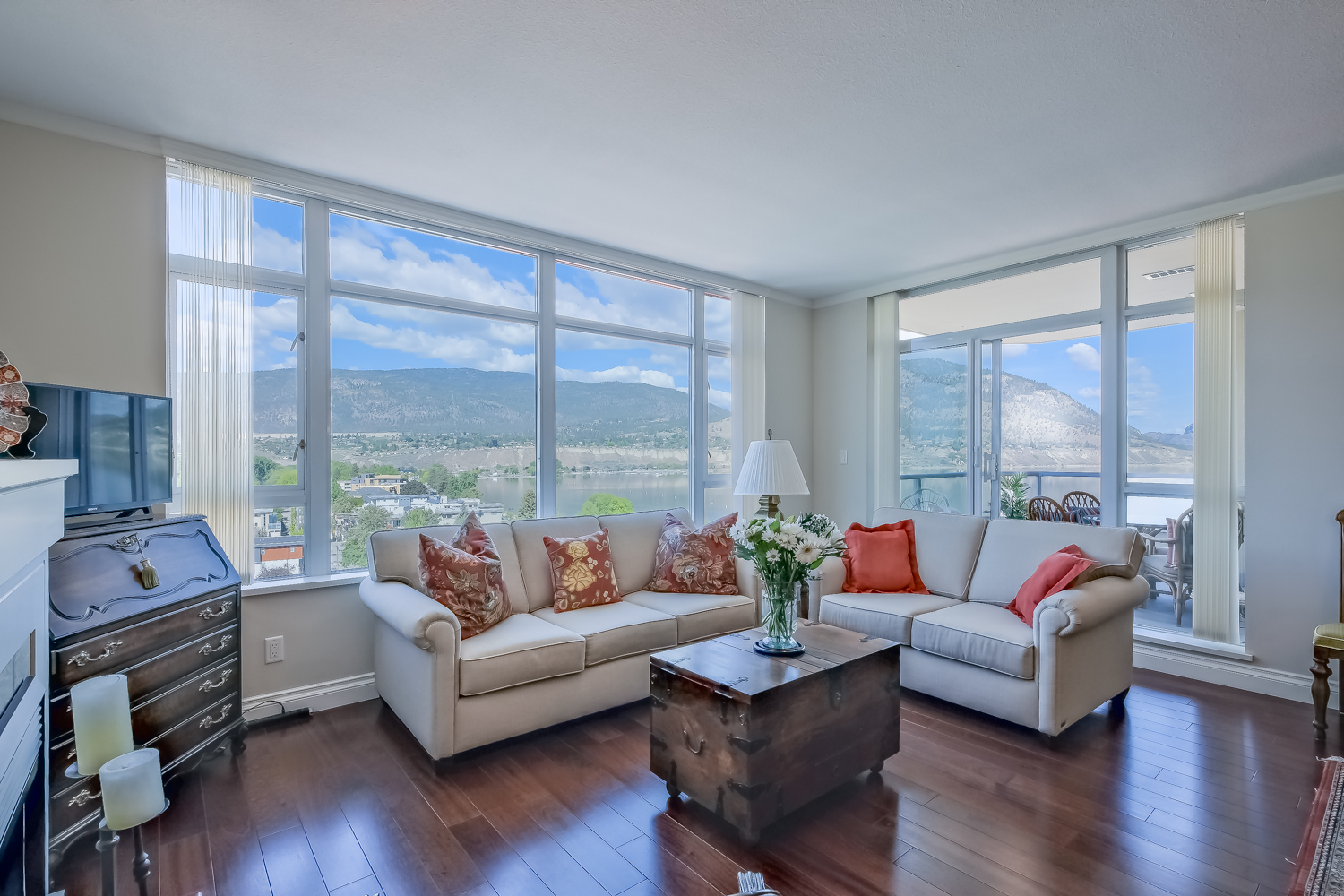 160 Lakeshore Drive 1007 Penticton V2A 9C2