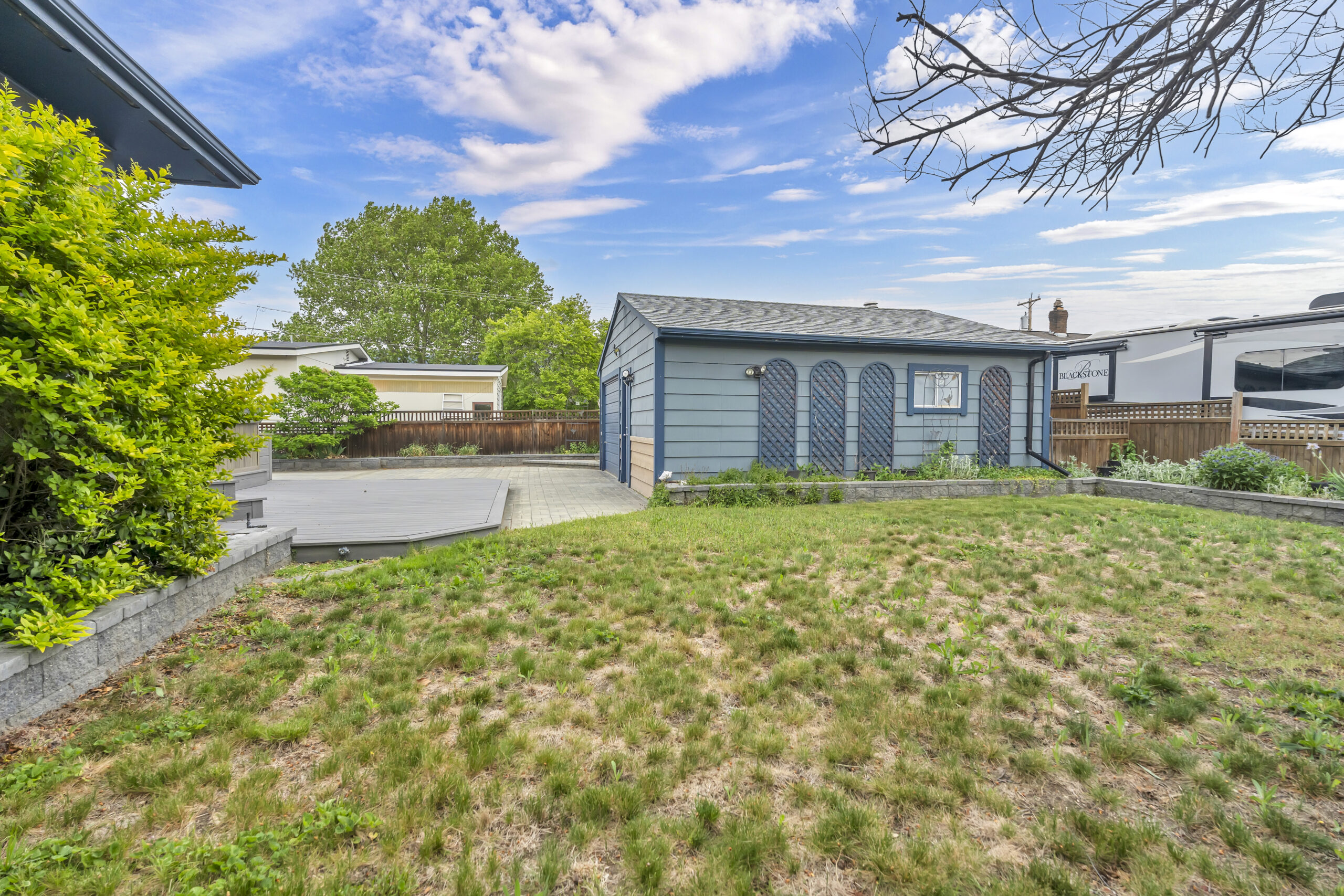 2301 Tait Street Summerland V0H 1Z4