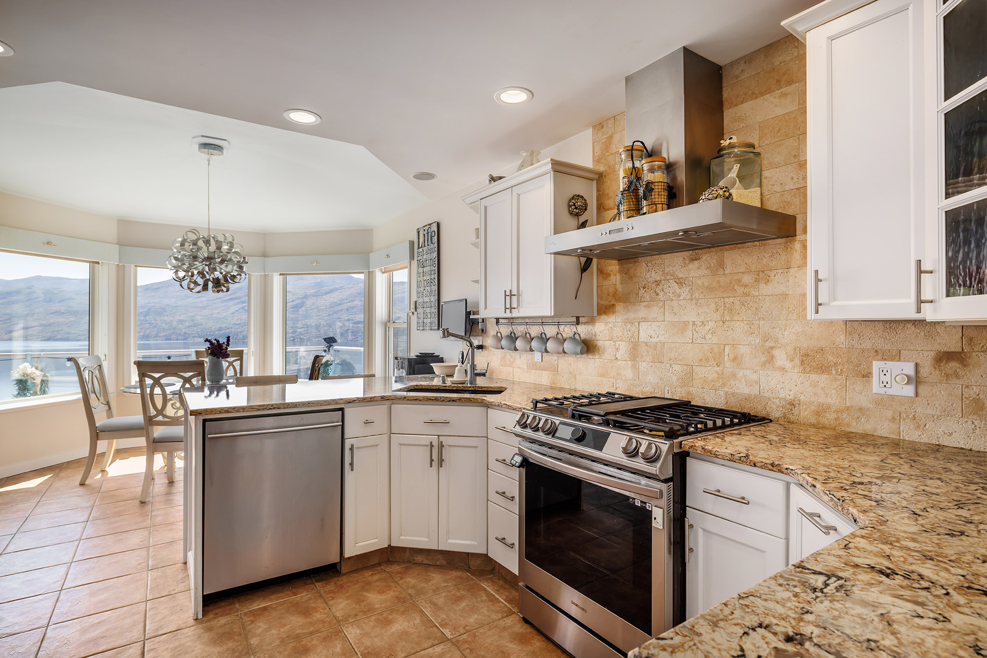 5273 Sutherland Road Peachland V0H 1X2