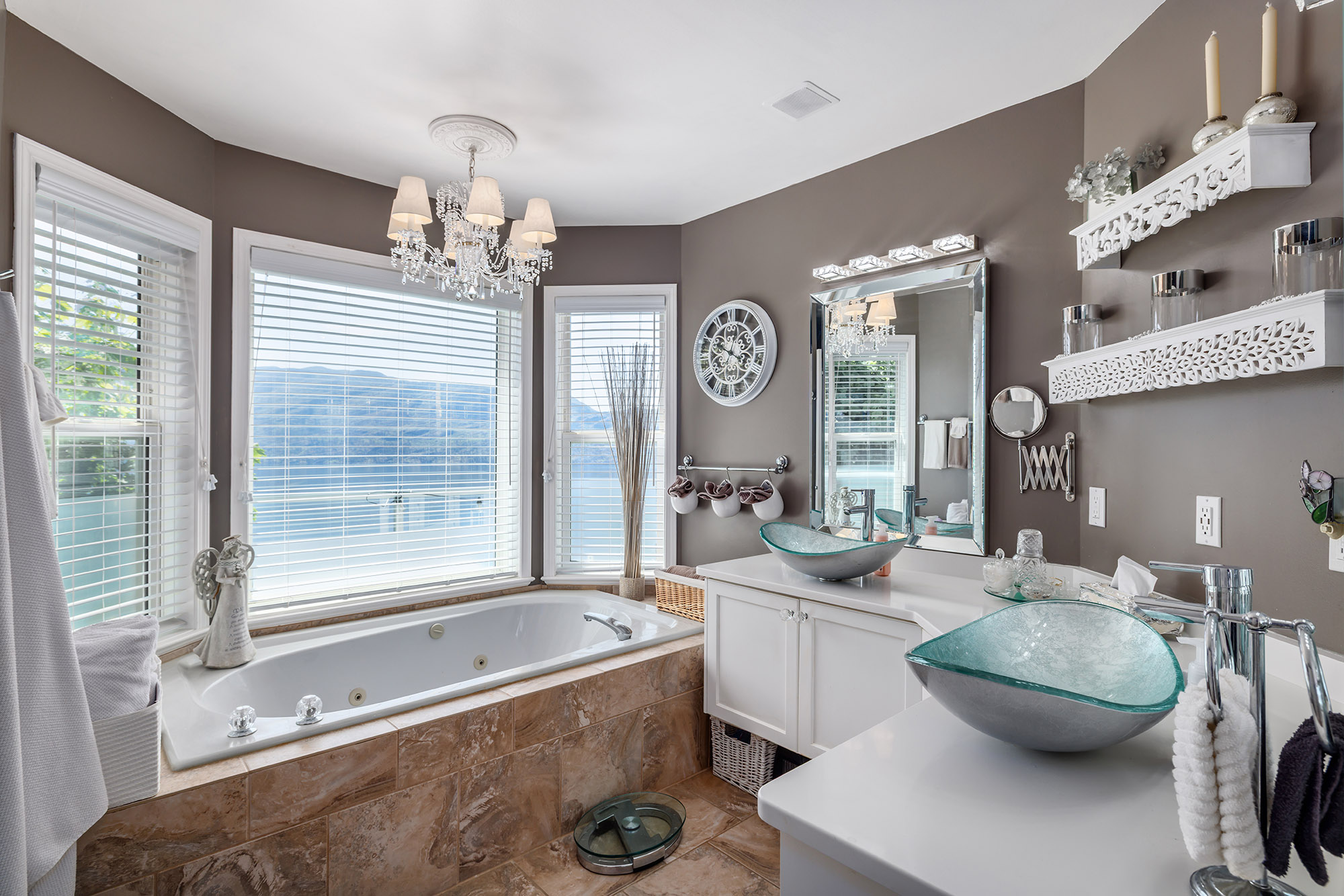 5273 Sutherland Road Peachland V0H 1X2