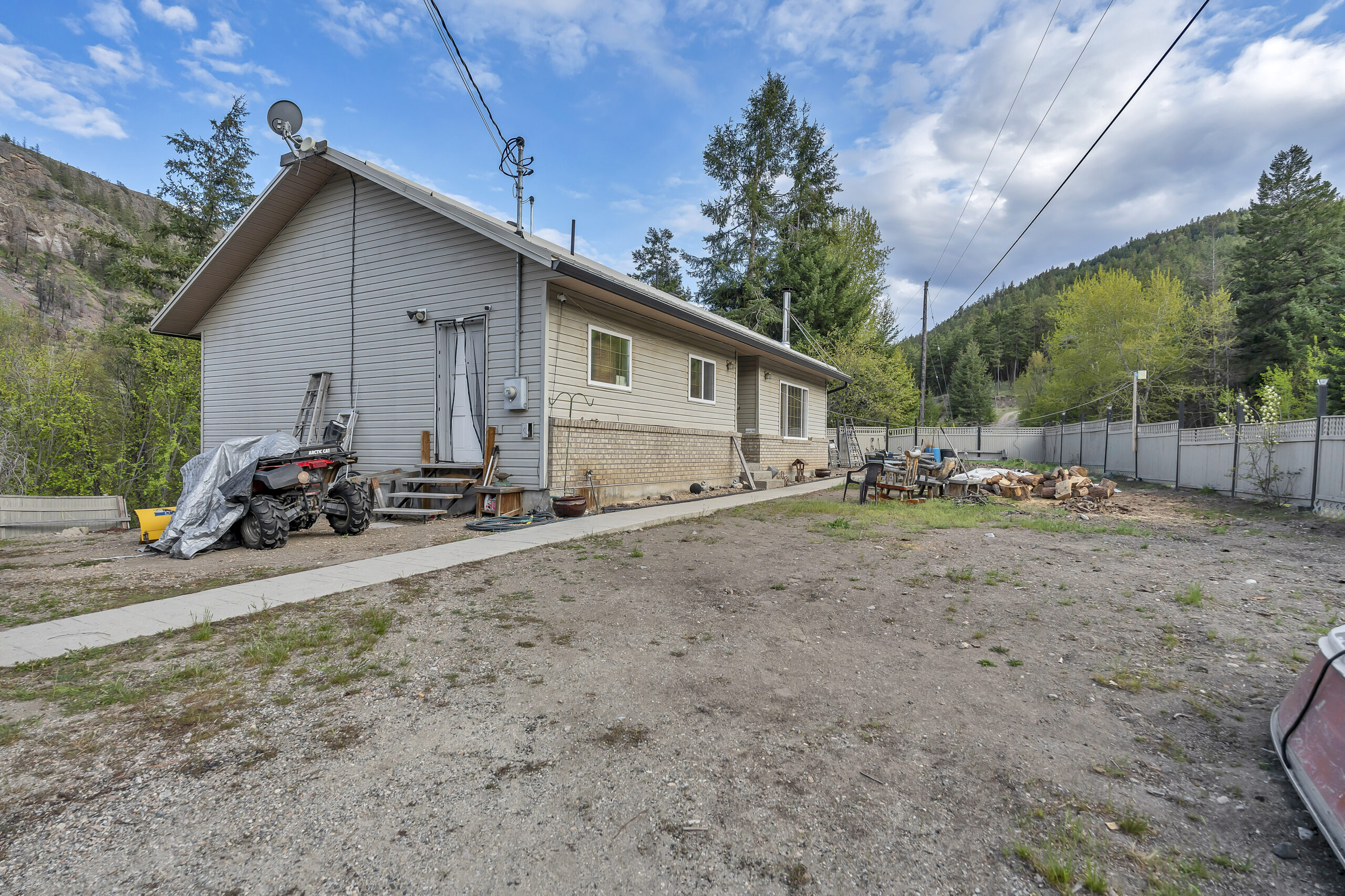 523 Grand Oro Road Kaleden V0H 1K0