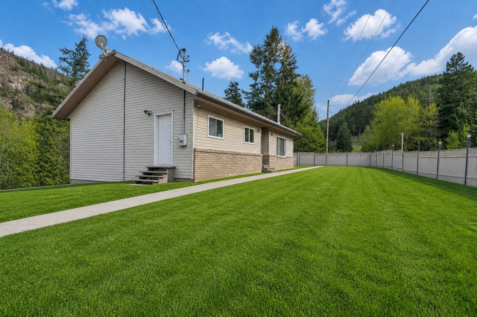 523 Grand Oro Road Kaleden V0H 1K0