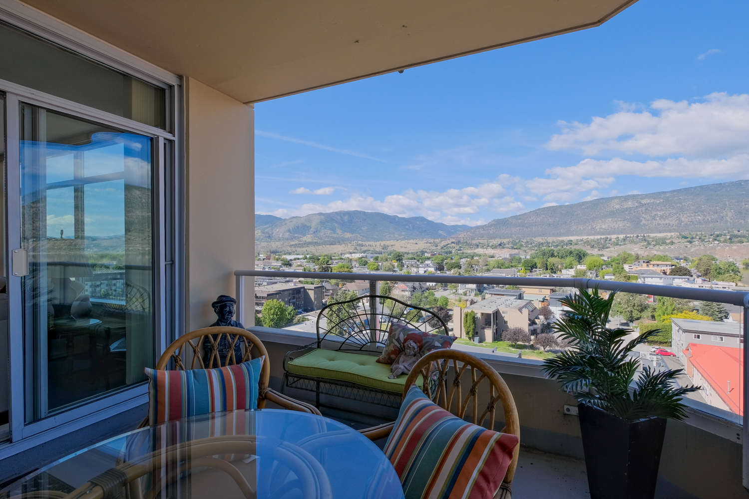160 Lakeshore Drive 1007 Penticton V2A 9C2