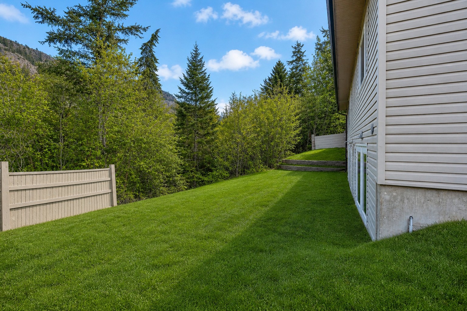 523 Grand Oro Road Kaleden V0H 1K0