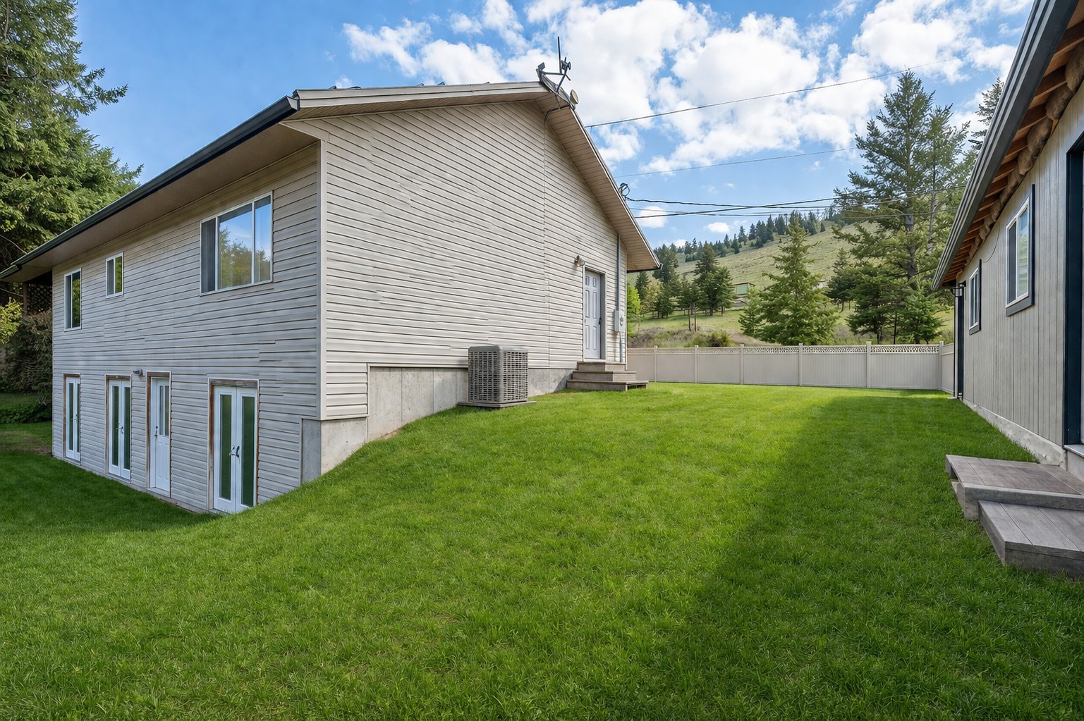523 Grand Oro Road Kaleden V0H 1K0
