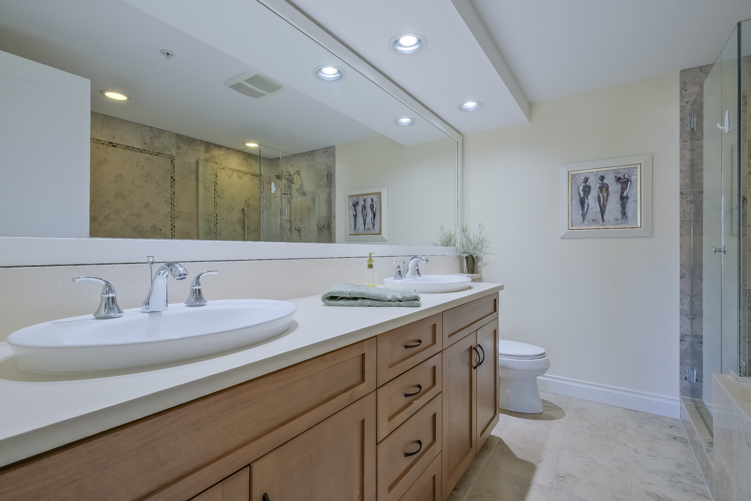 160 Lakeshore Drive 1007 Penticton V2A 9C2