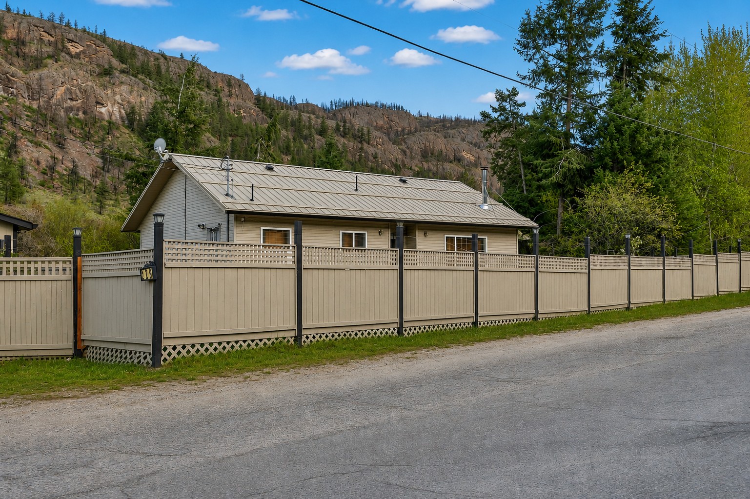 523 Grand Oro Road Kaleden V0H 1K0