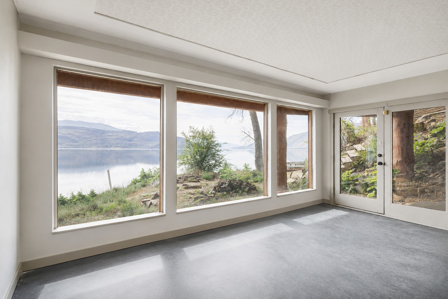 6261 Renfrew Road Peachland V0H 1X7