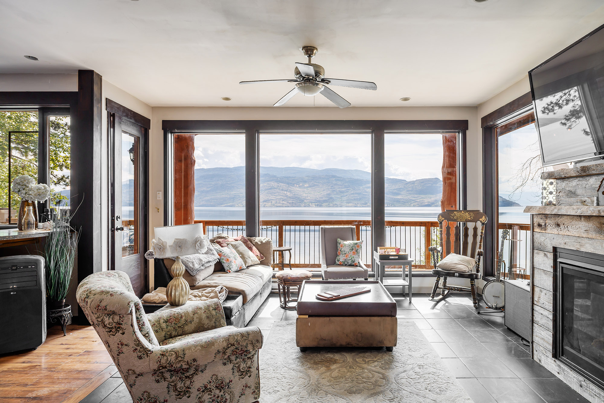 6261 Renfrew Road Peachland V0H 1X7
