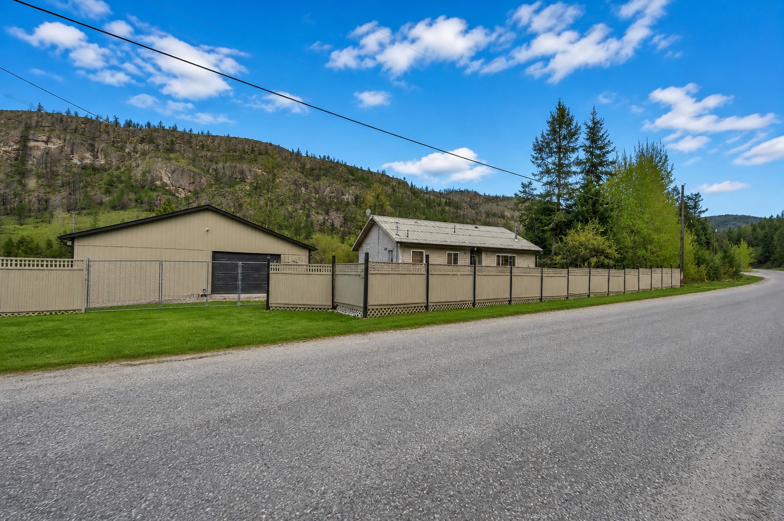 523 Grand Oro Road Kaleden V0H 1K0