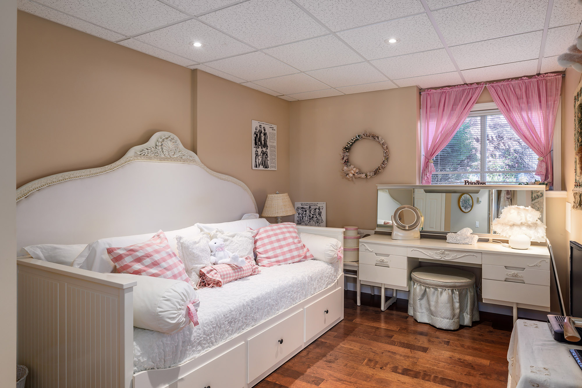 5273 Sutherland Road Peachland V0H 1X2