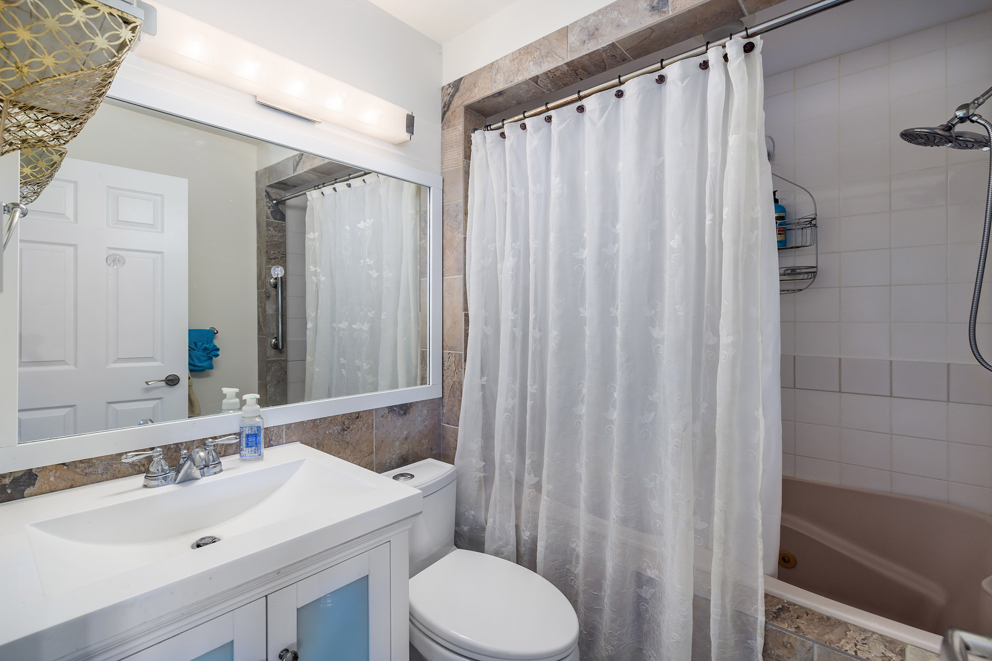 5273 Sutherland Road Peachland V0H 1X2