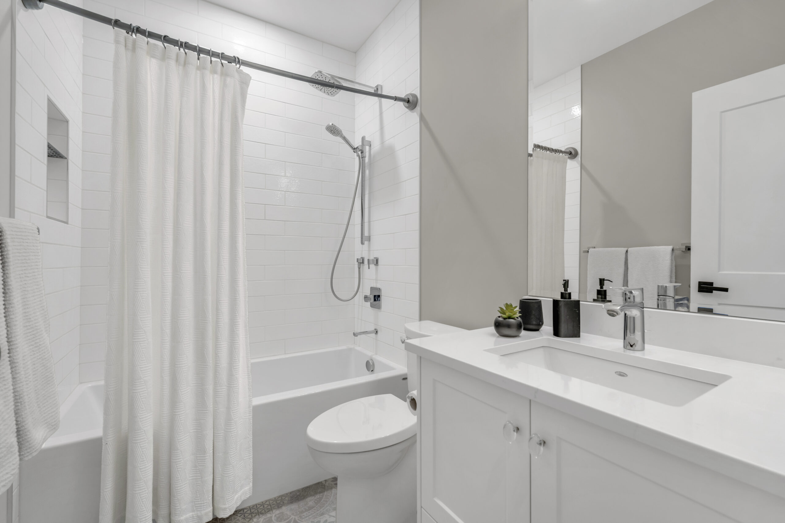 222 Lee Avenue 102 Penticton V2A 0G2