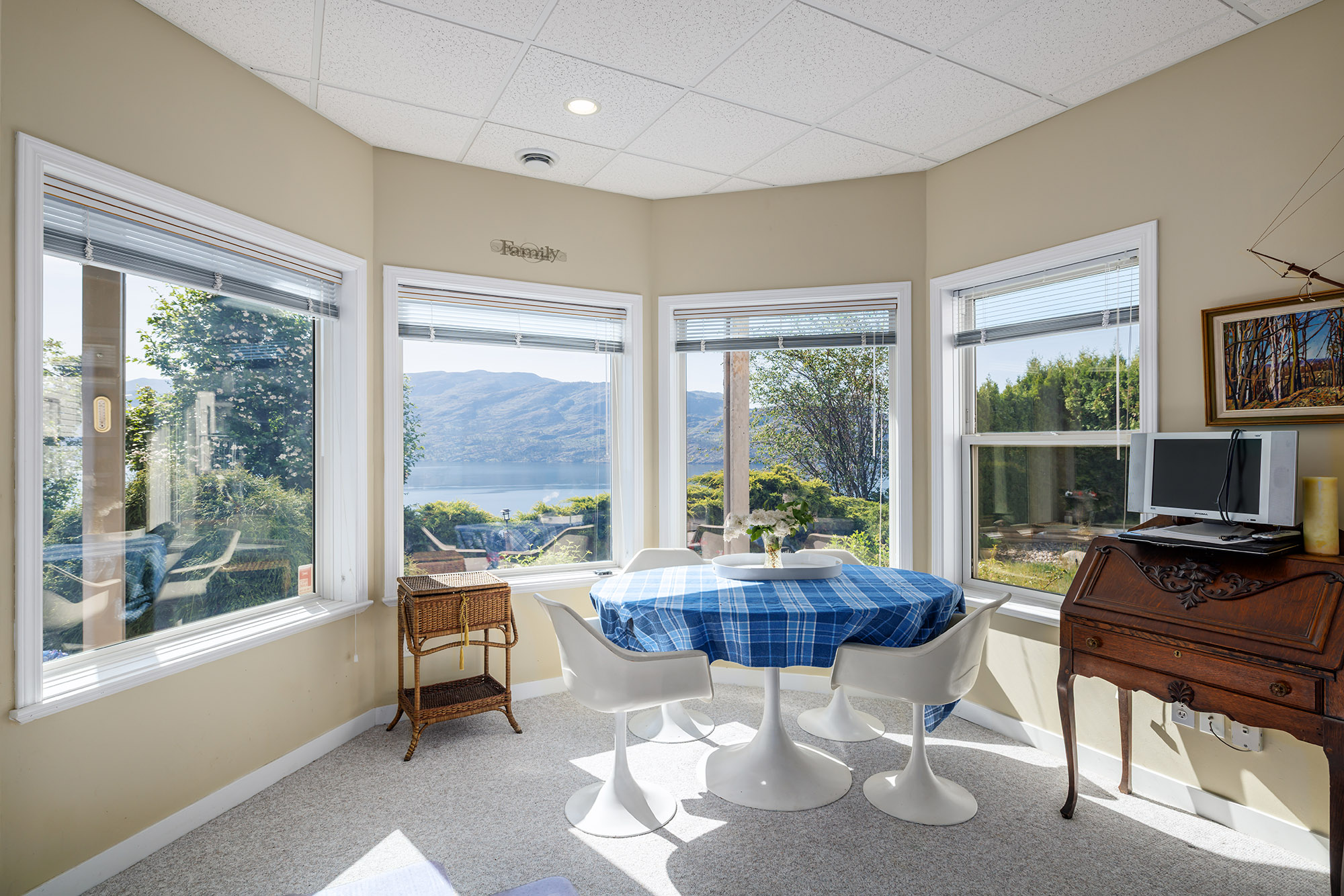 5273 Sutherland Road Peachland V0H 1X2