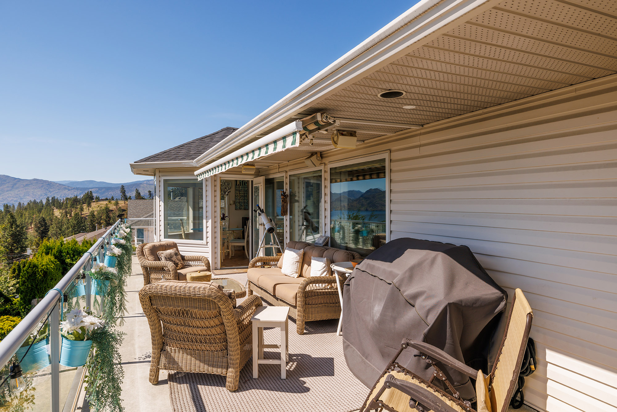 5273 Sutherland Road Peachland V0H 1X2