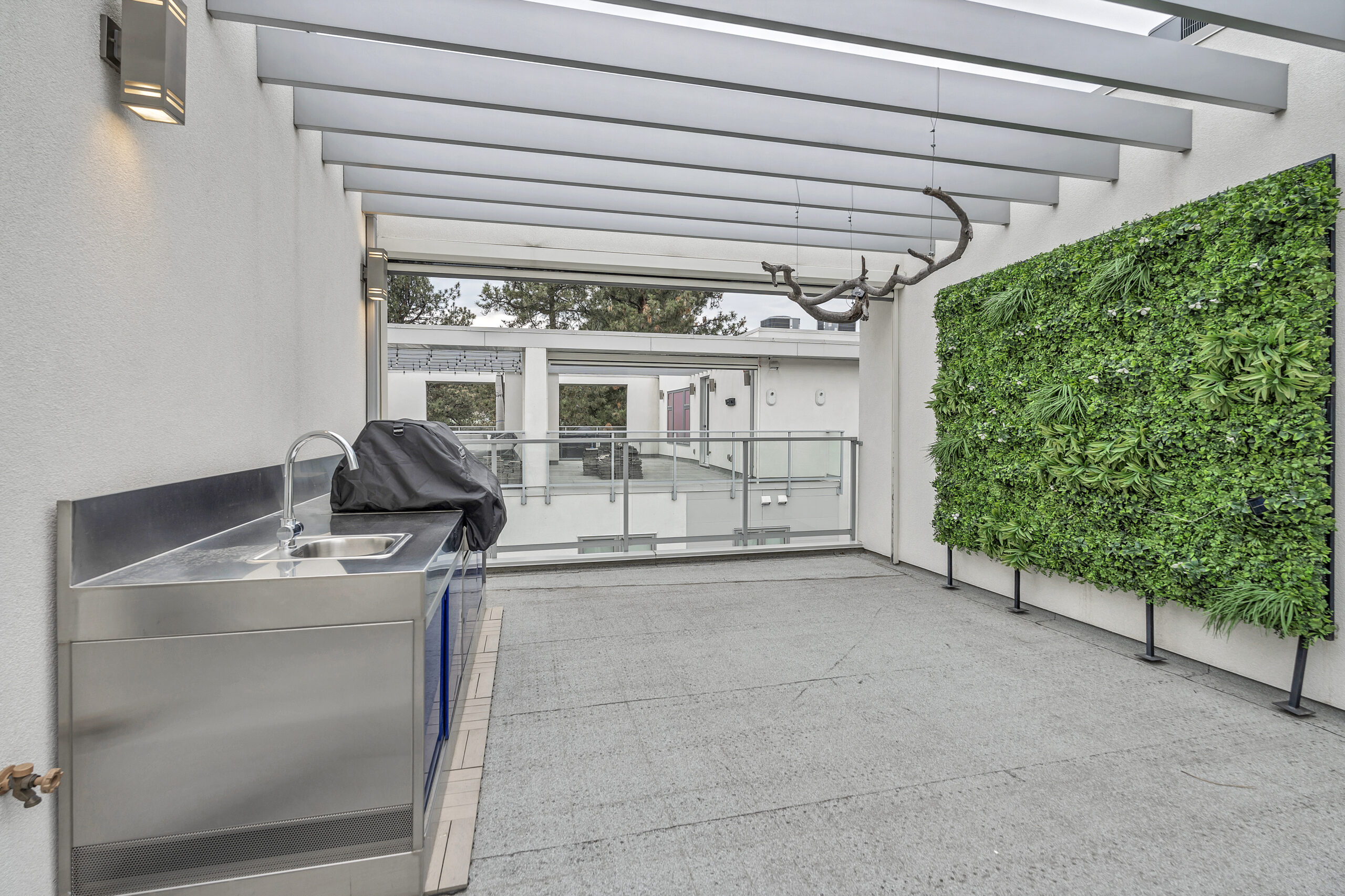 222 Lee Avenue 102 Penticton V2A 0G2