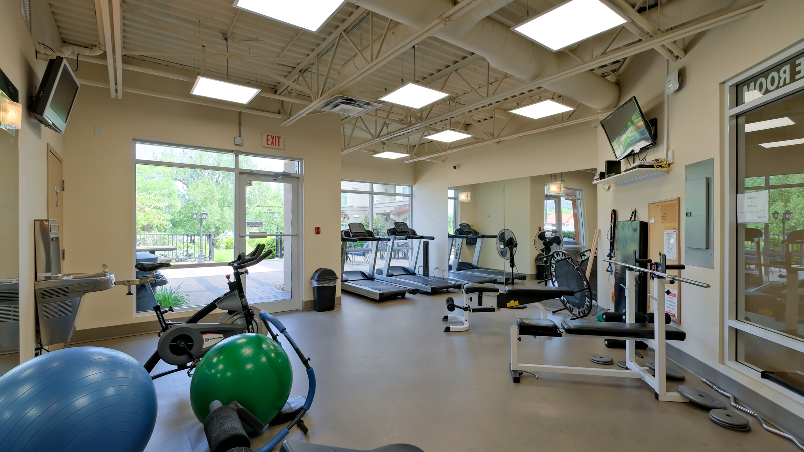 160 Lakeshore Drive 1007 Penticton V2A 9C2