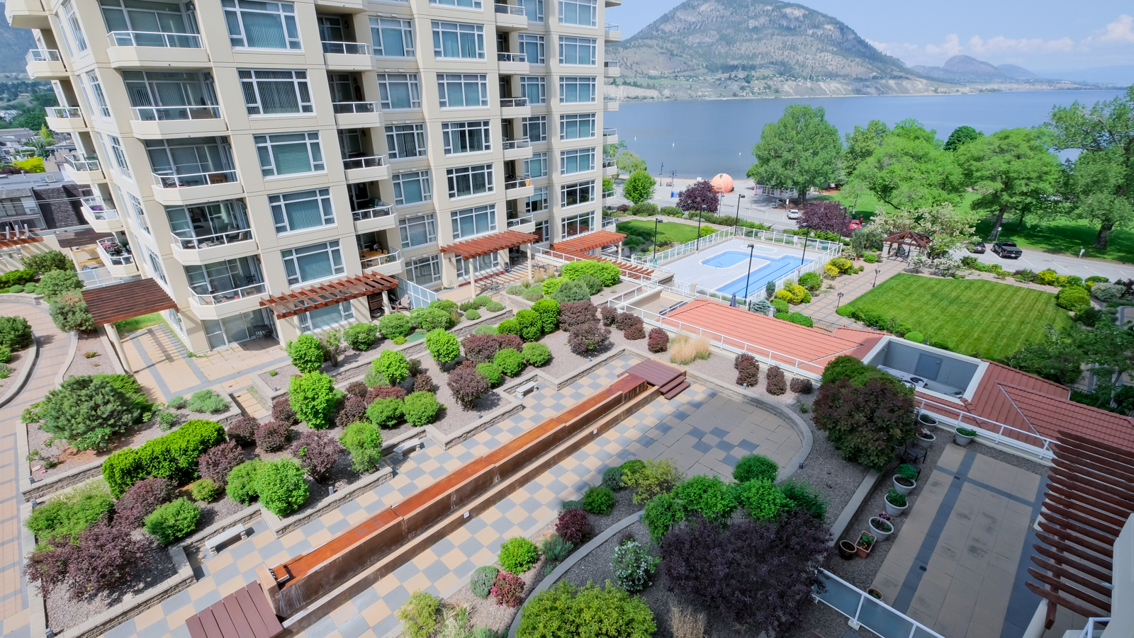 160 Lakeshore Drive 1007 Penticton V2A 9C2