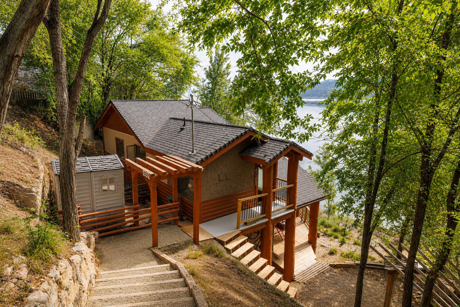 6261 Renfrew Road Peachland V0H 1X7