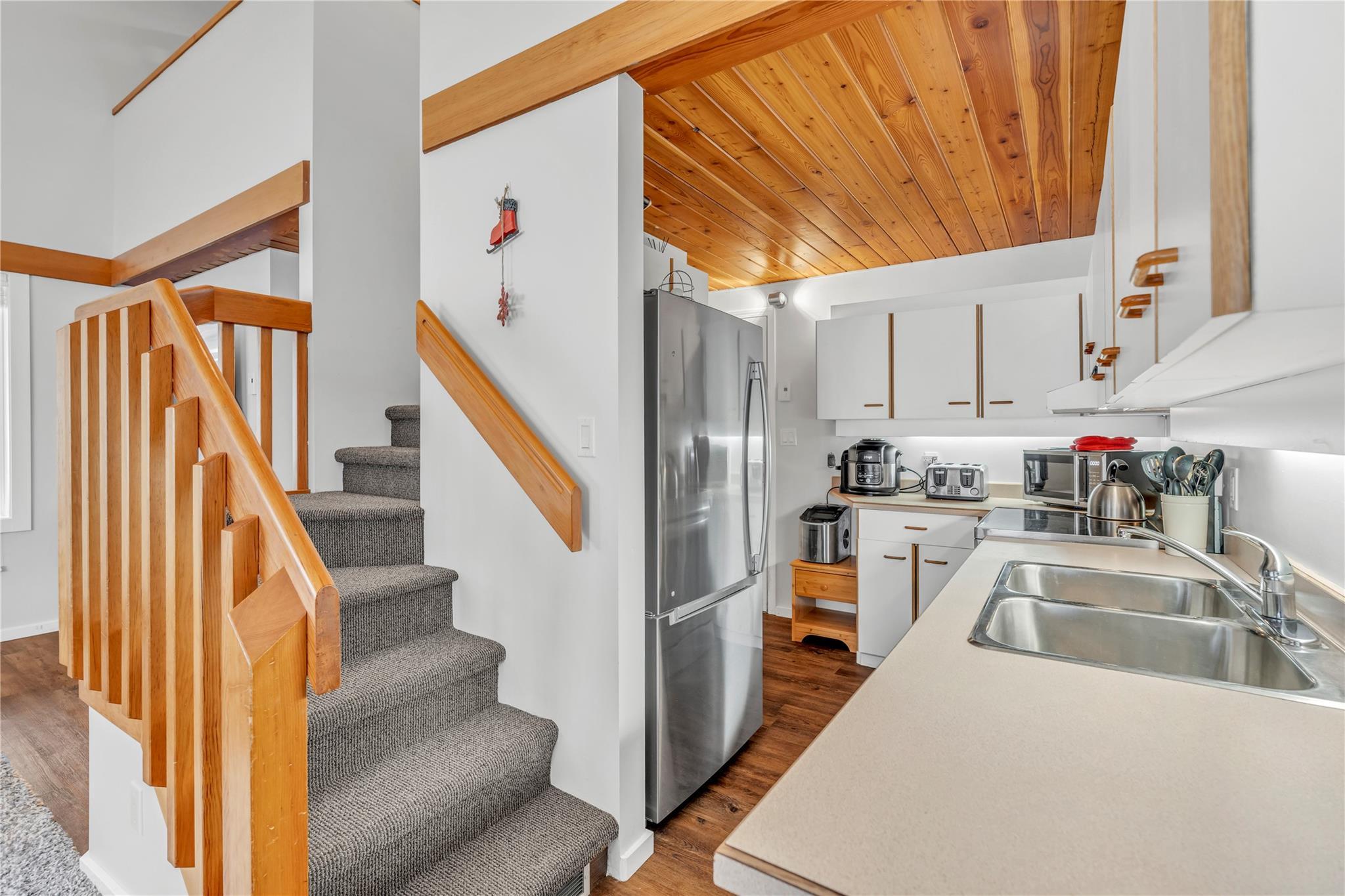 156 Clearview Crescent 101 Apex Mountain V2A 0E2