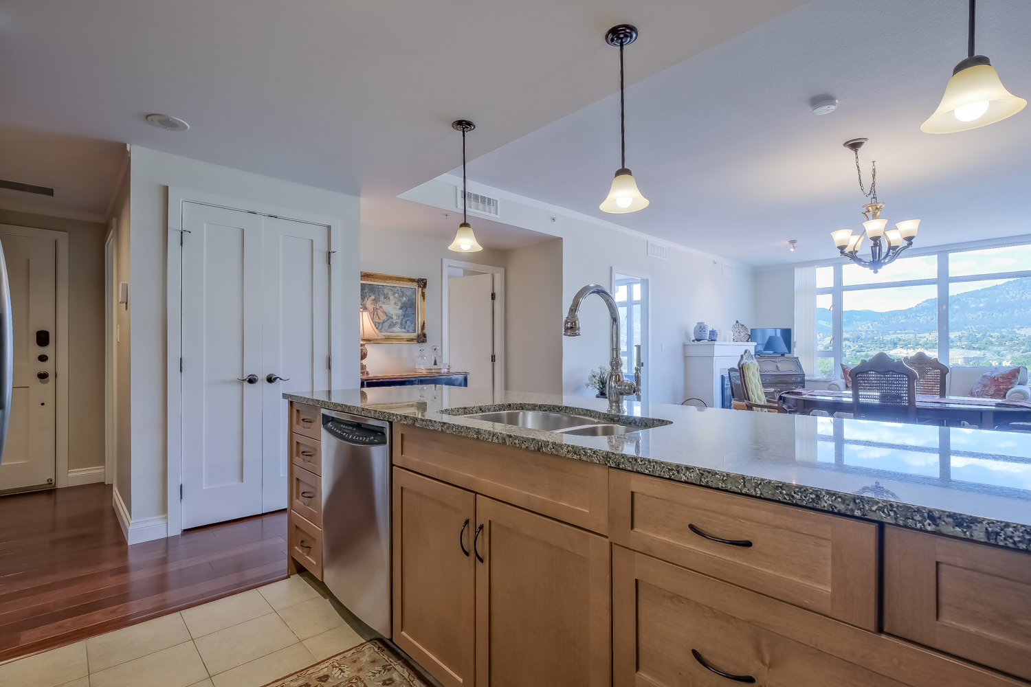 160 Lakeshore Drive 1007 Penticton V2A 9C2