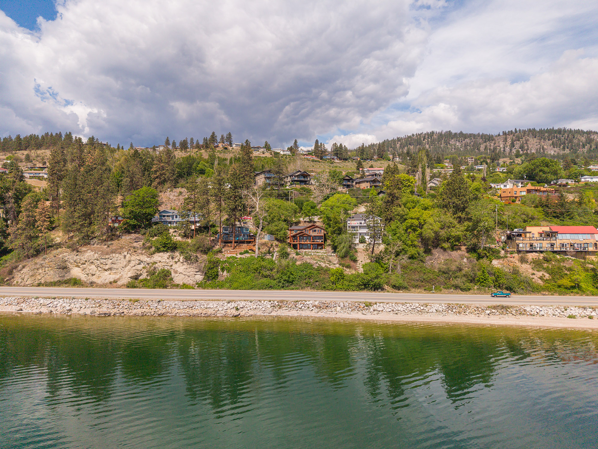6261 Renfrew Road Peachland V0H 1X7