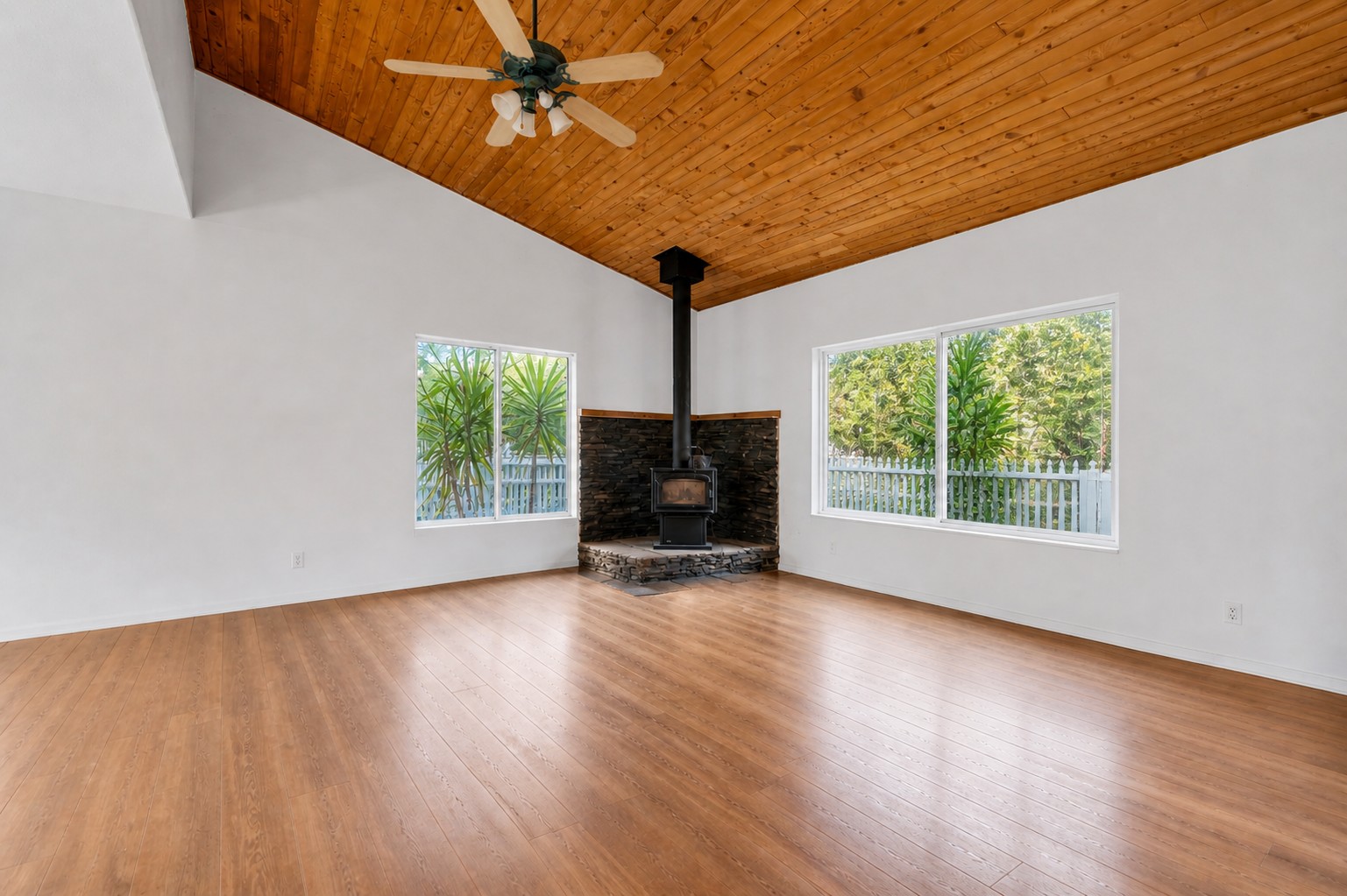523 Grand Oro Road Kaleden V0H 1K0
