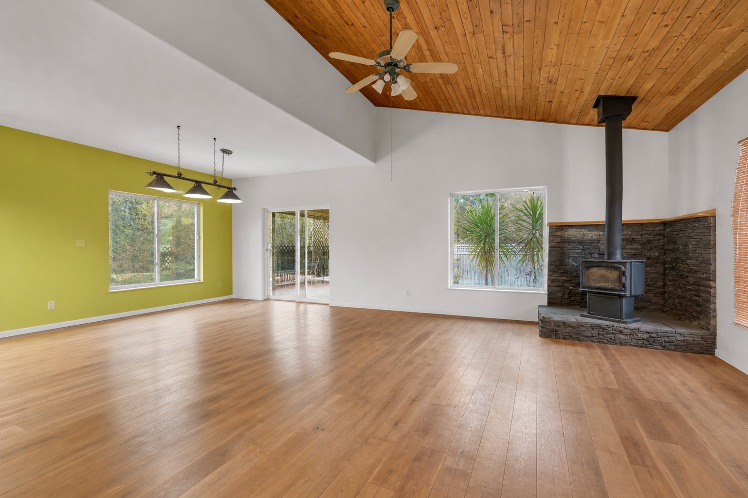 523 Grand Oro Road Kaleden V0H 1K0
