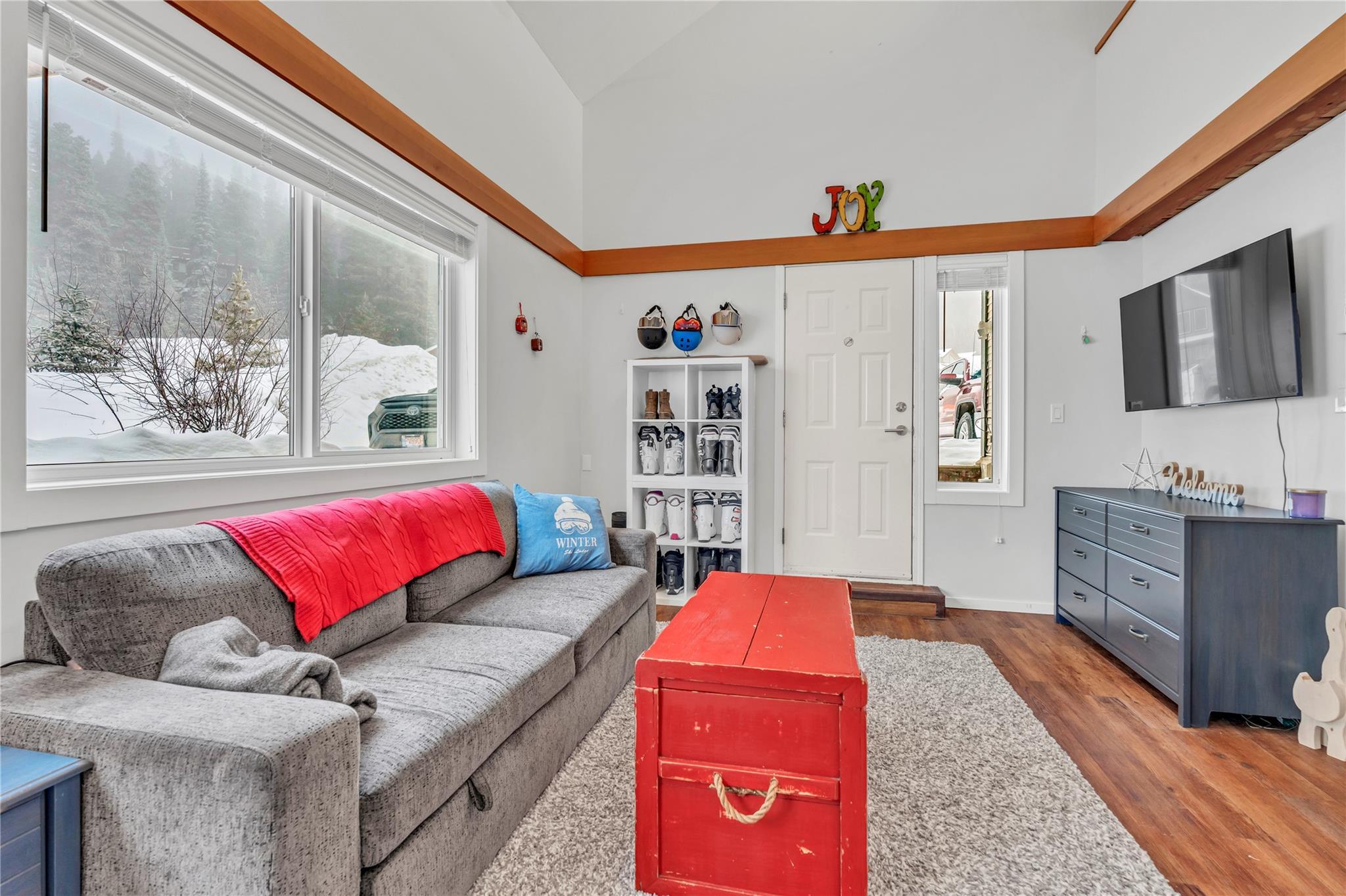 156 Clearview Crescent 101 Apex Mountain V2A 0E2