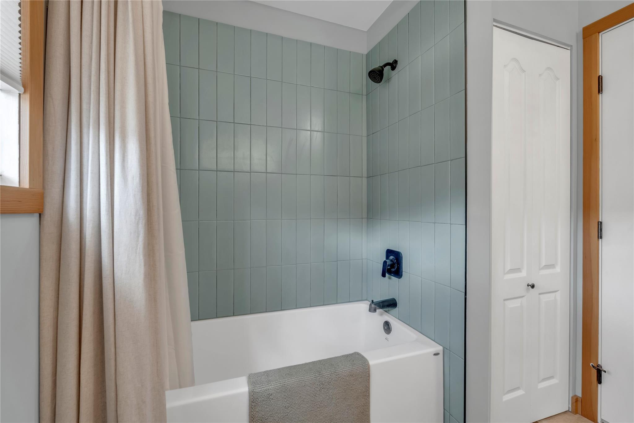 212 Carr Crescent Oliver V0H 1T5
